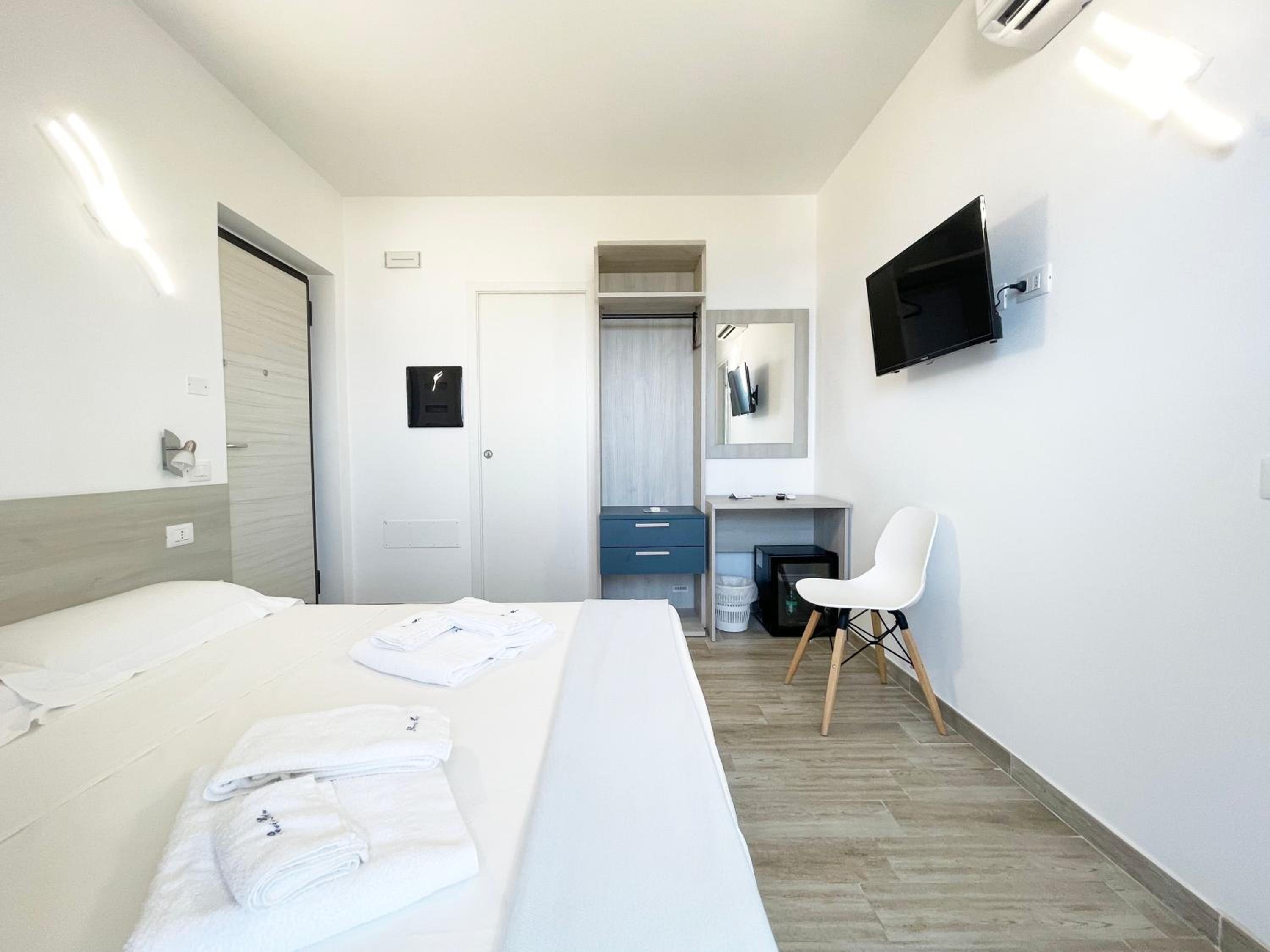 Superior Quadruple Room - Photo 4