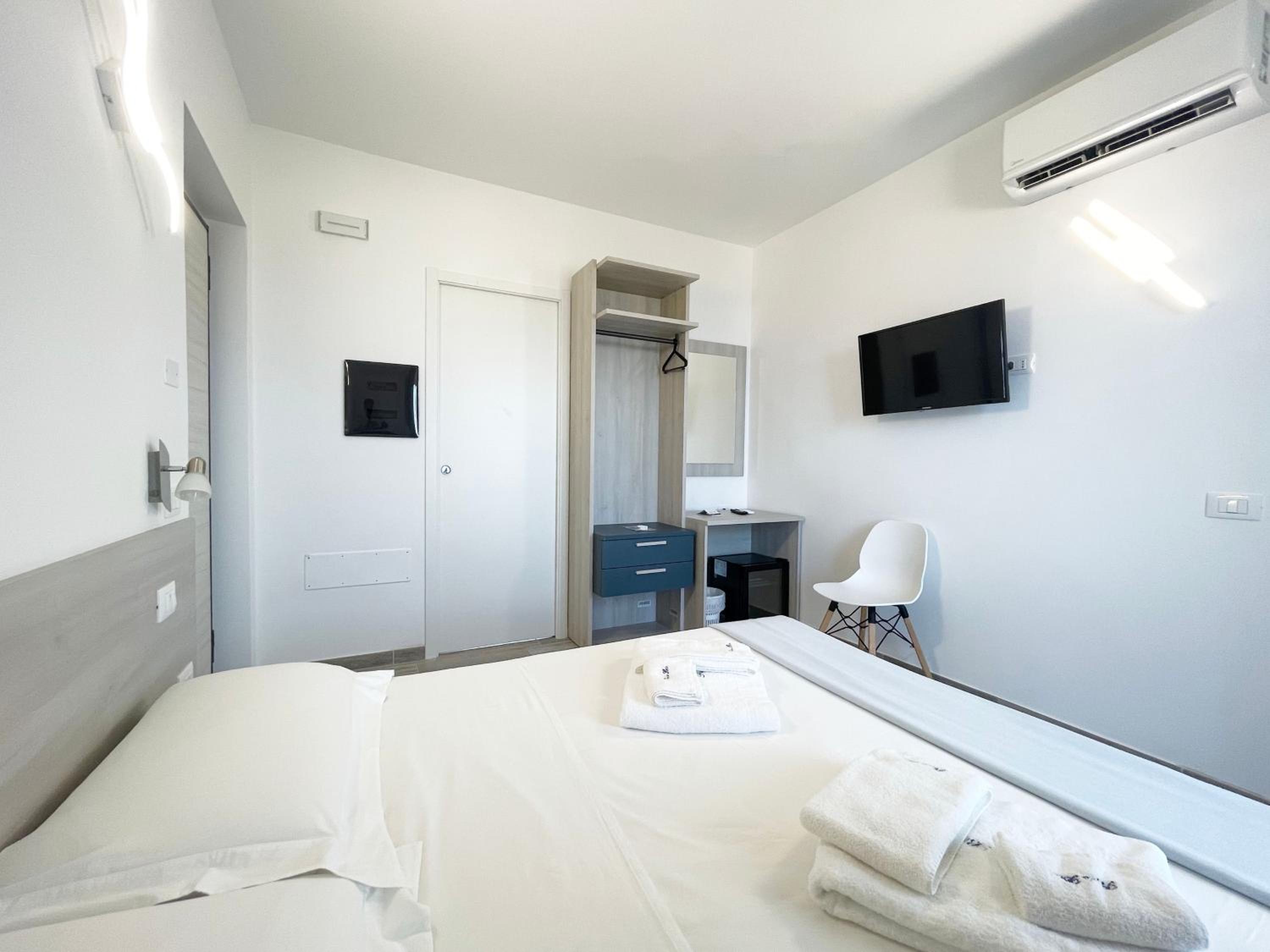 Superior Quadruple Room - Photo 6