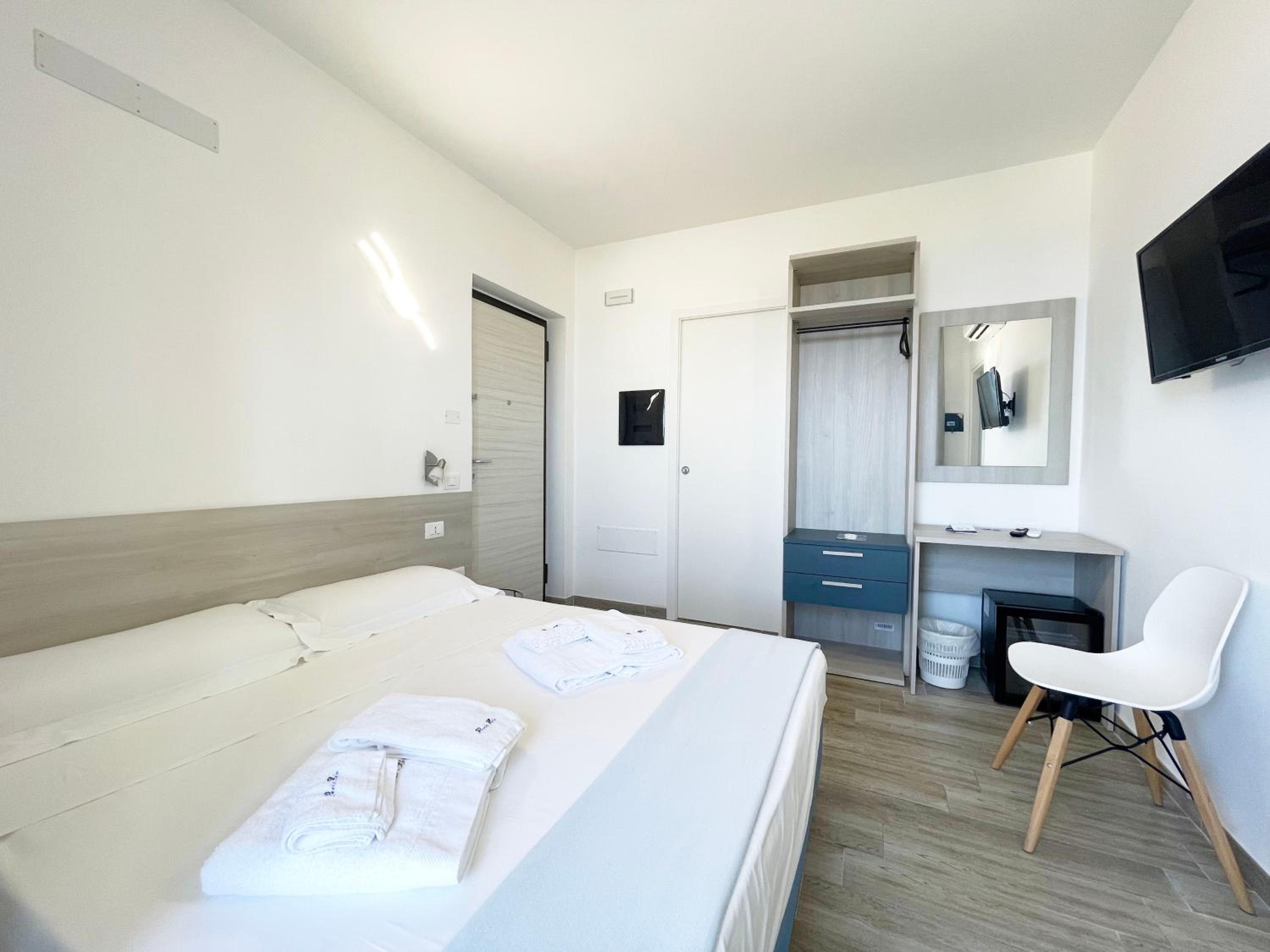 Superior Quadruple Room - Photo 7