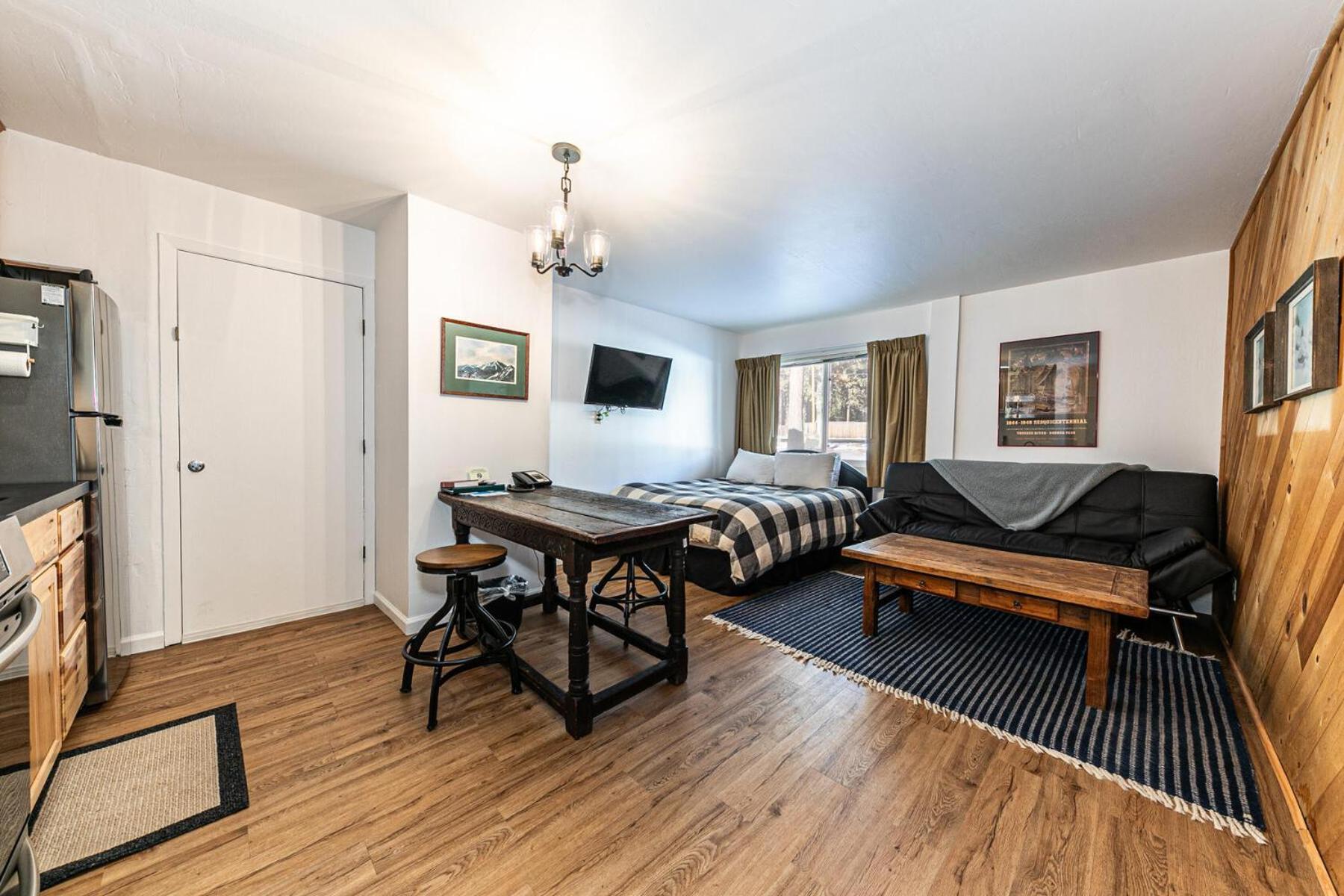 Apartment photo 1