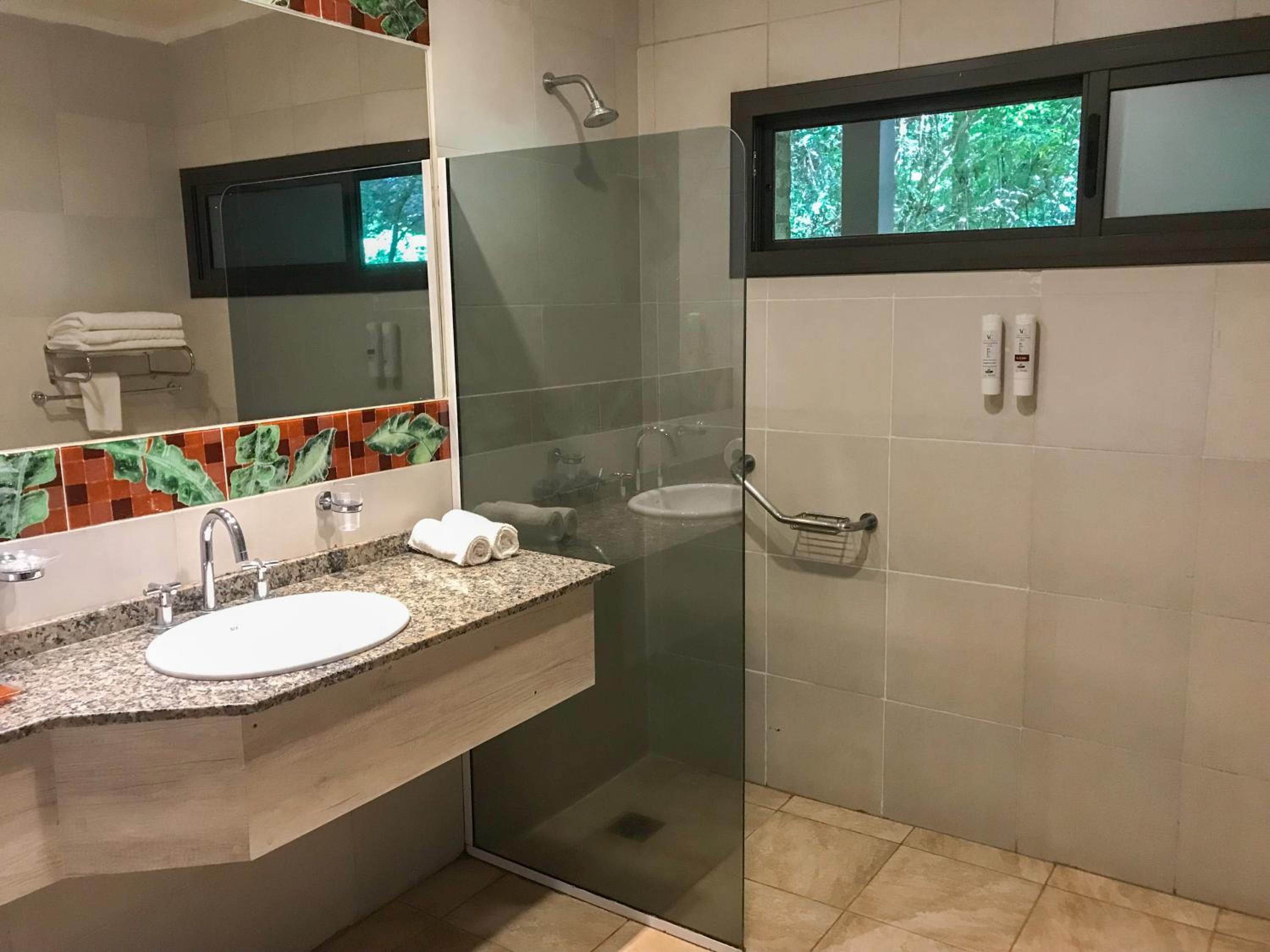 Basic Triple Room photo 2