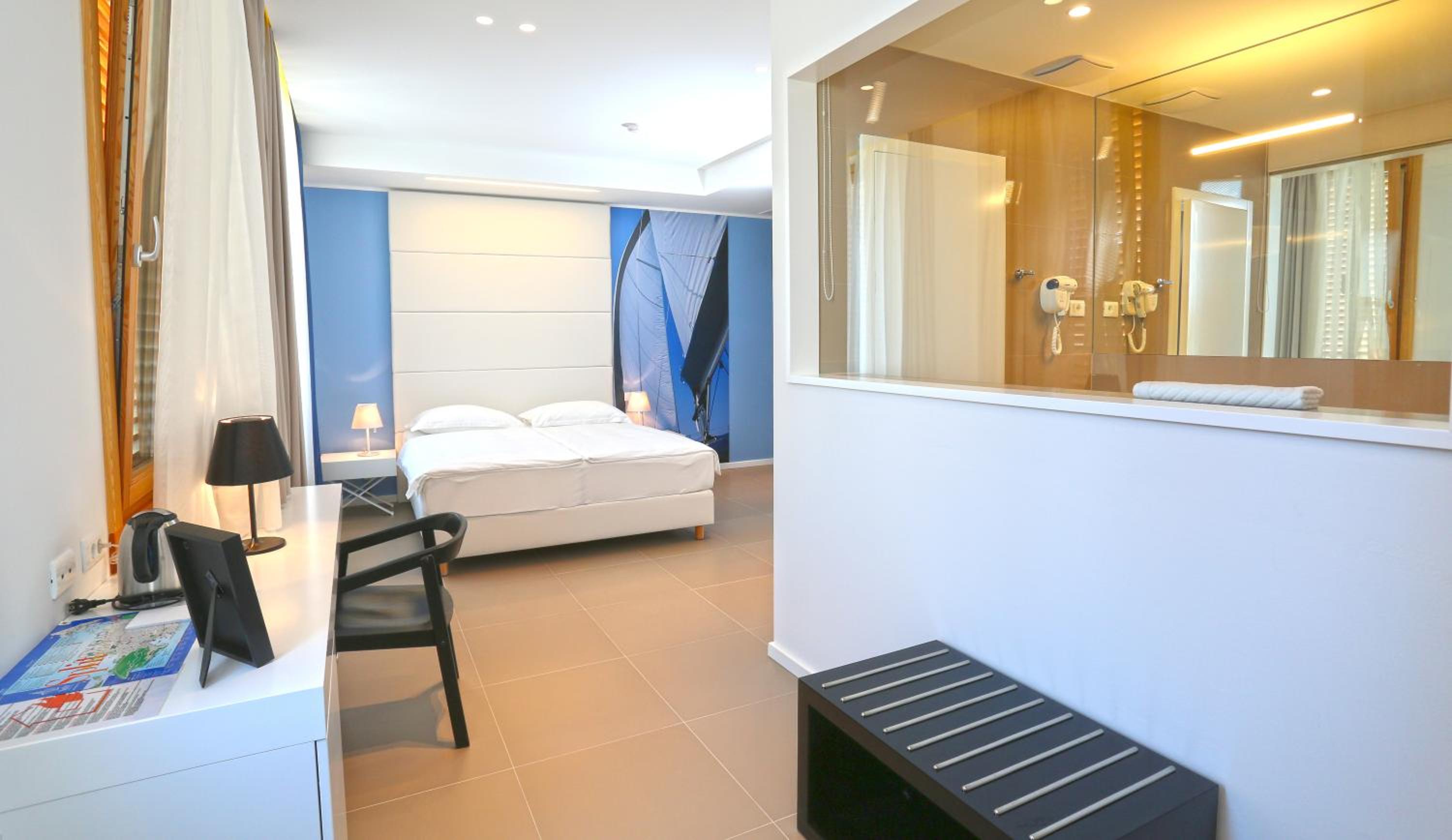 Deluxe Double Room with Sea View photo 1