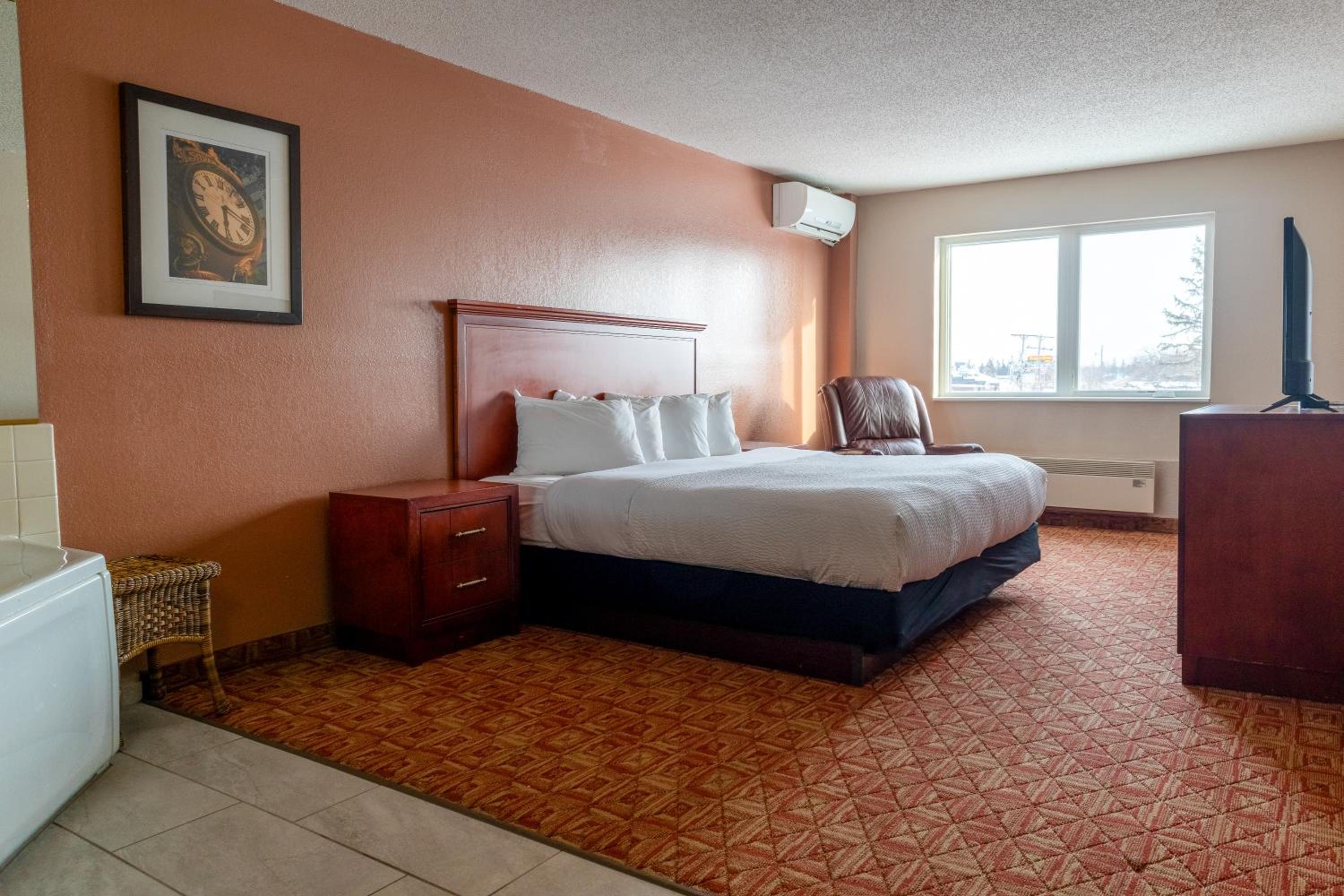King Suite with Hot Tub
