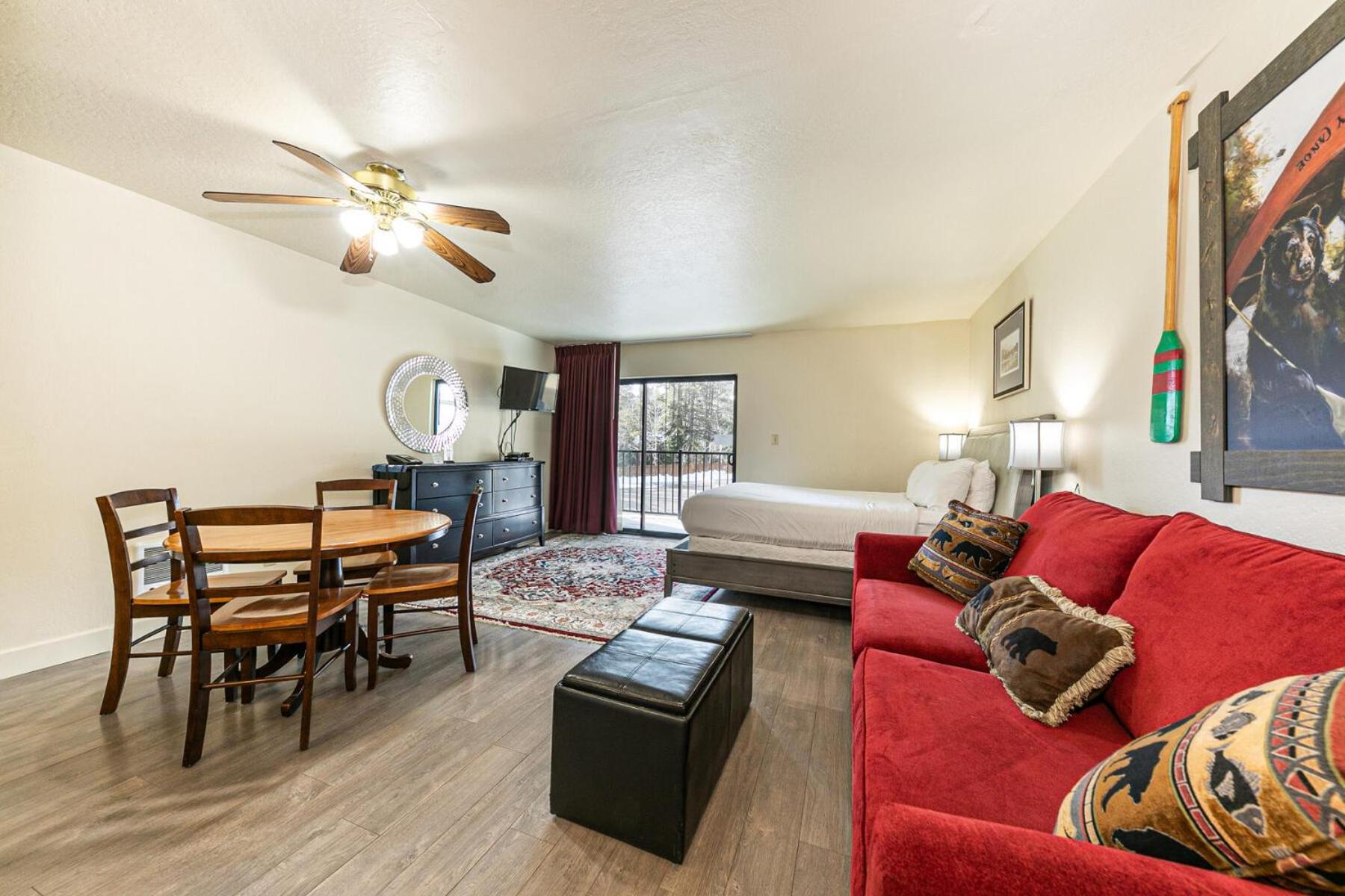 Apartment photo 2