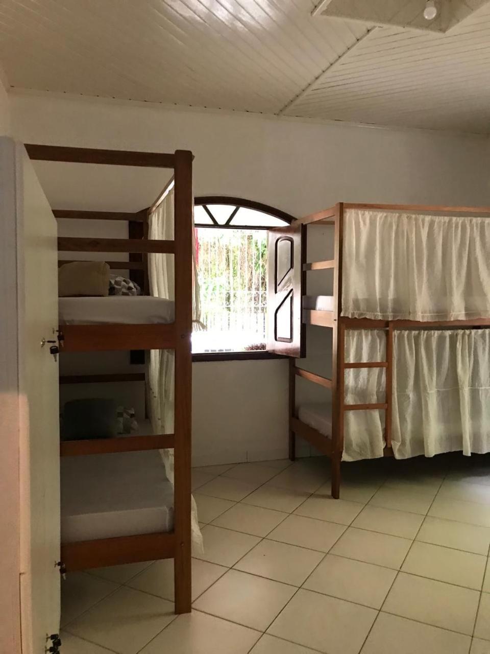 Bed in 10-Bed Mixed Dormitory Room photo 1