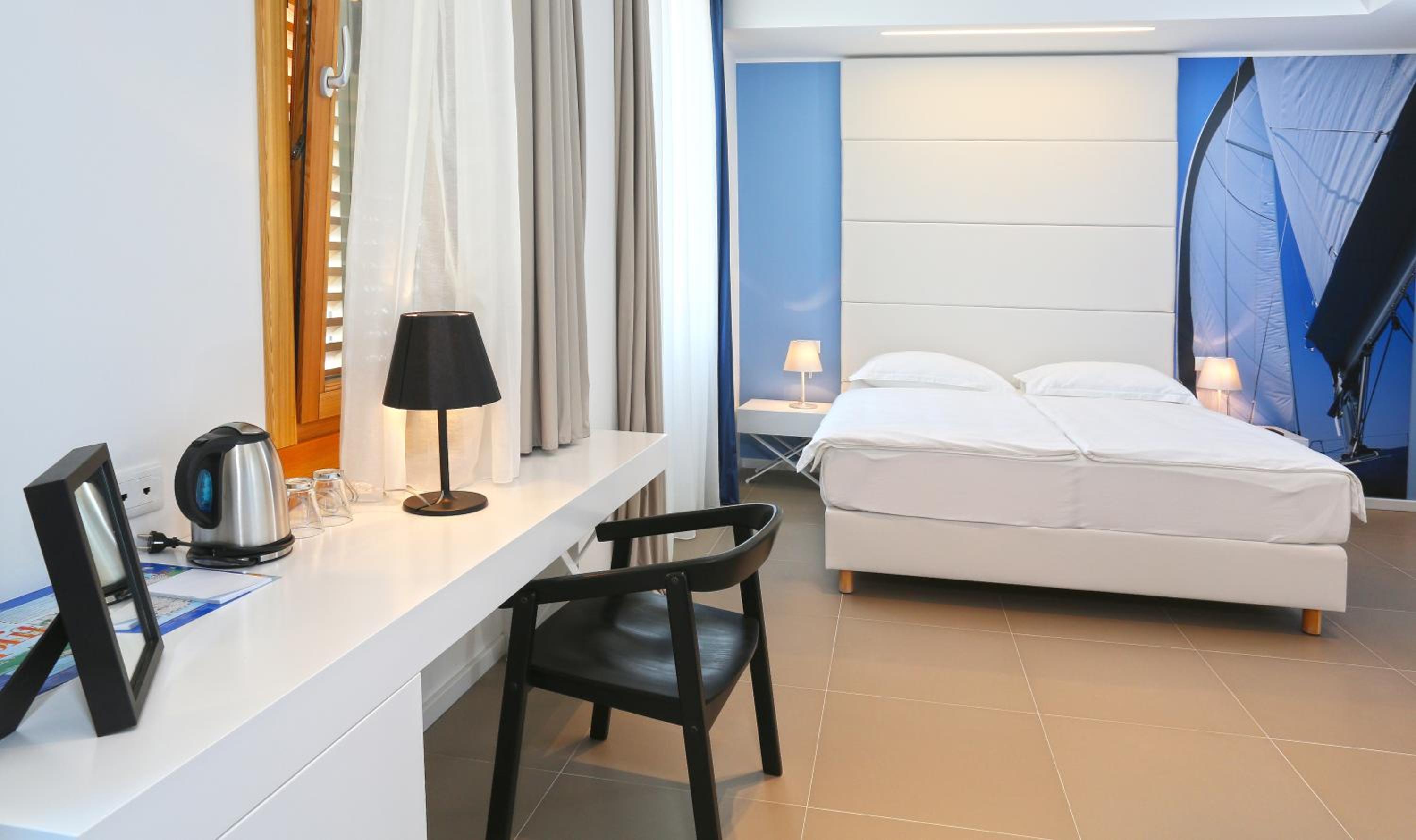 Deluxe Double Room with Sea View photo 2