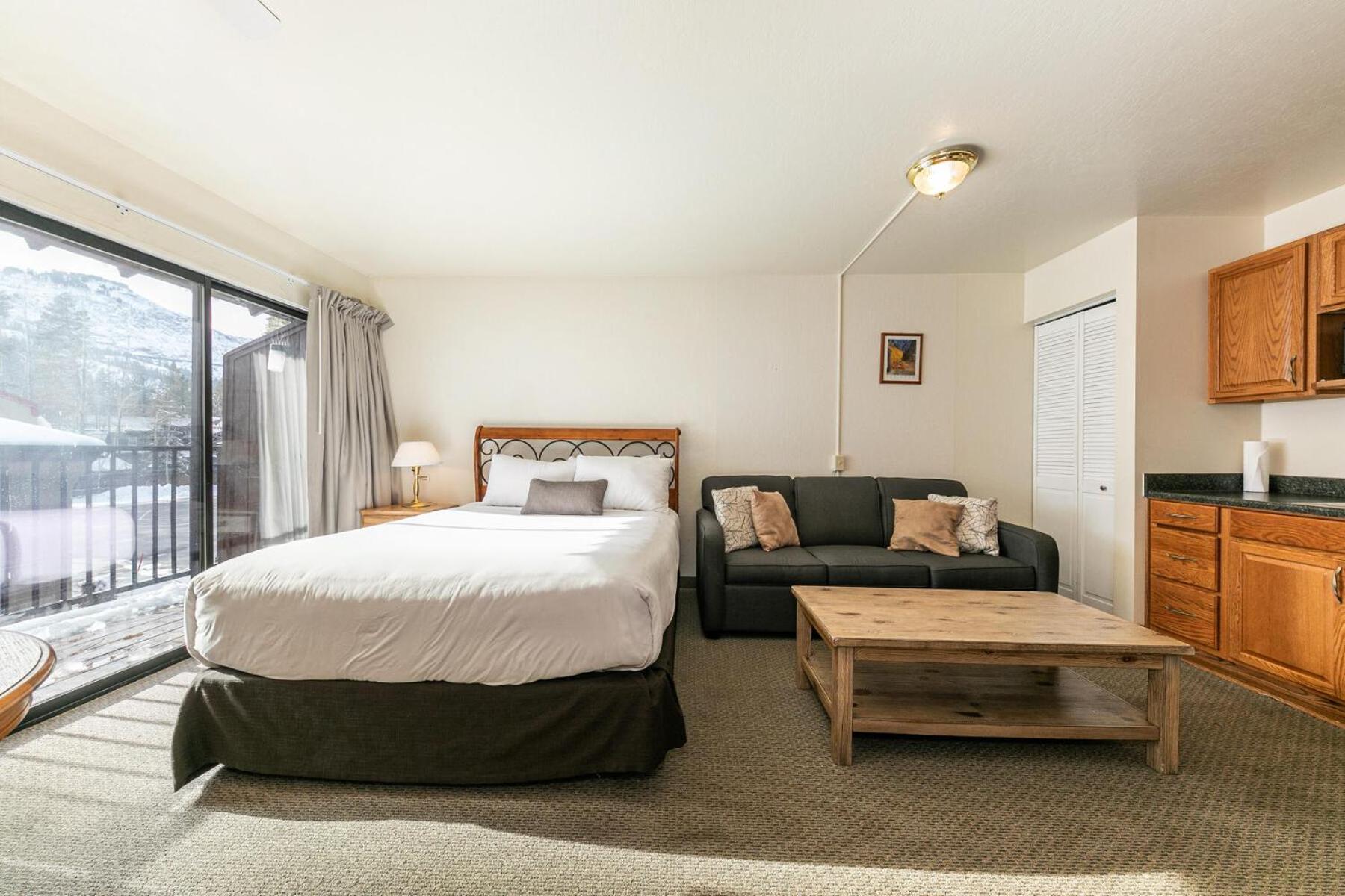 Apartment photo 3