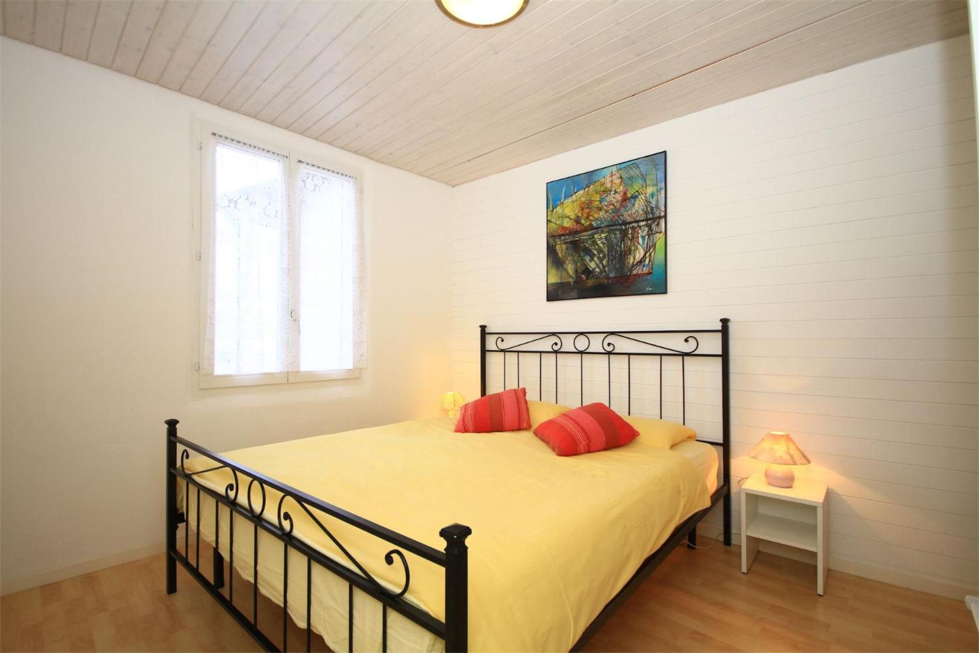 Three-Bedroom House photo 3