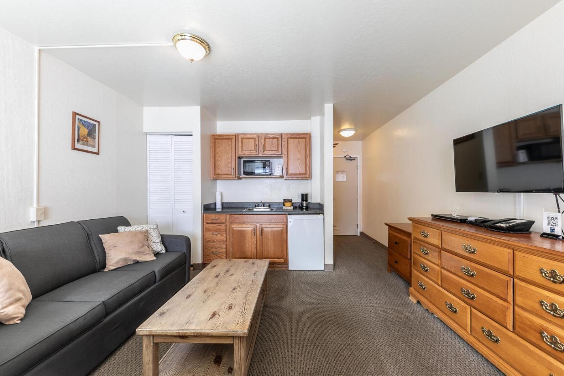 Apartment photo 1