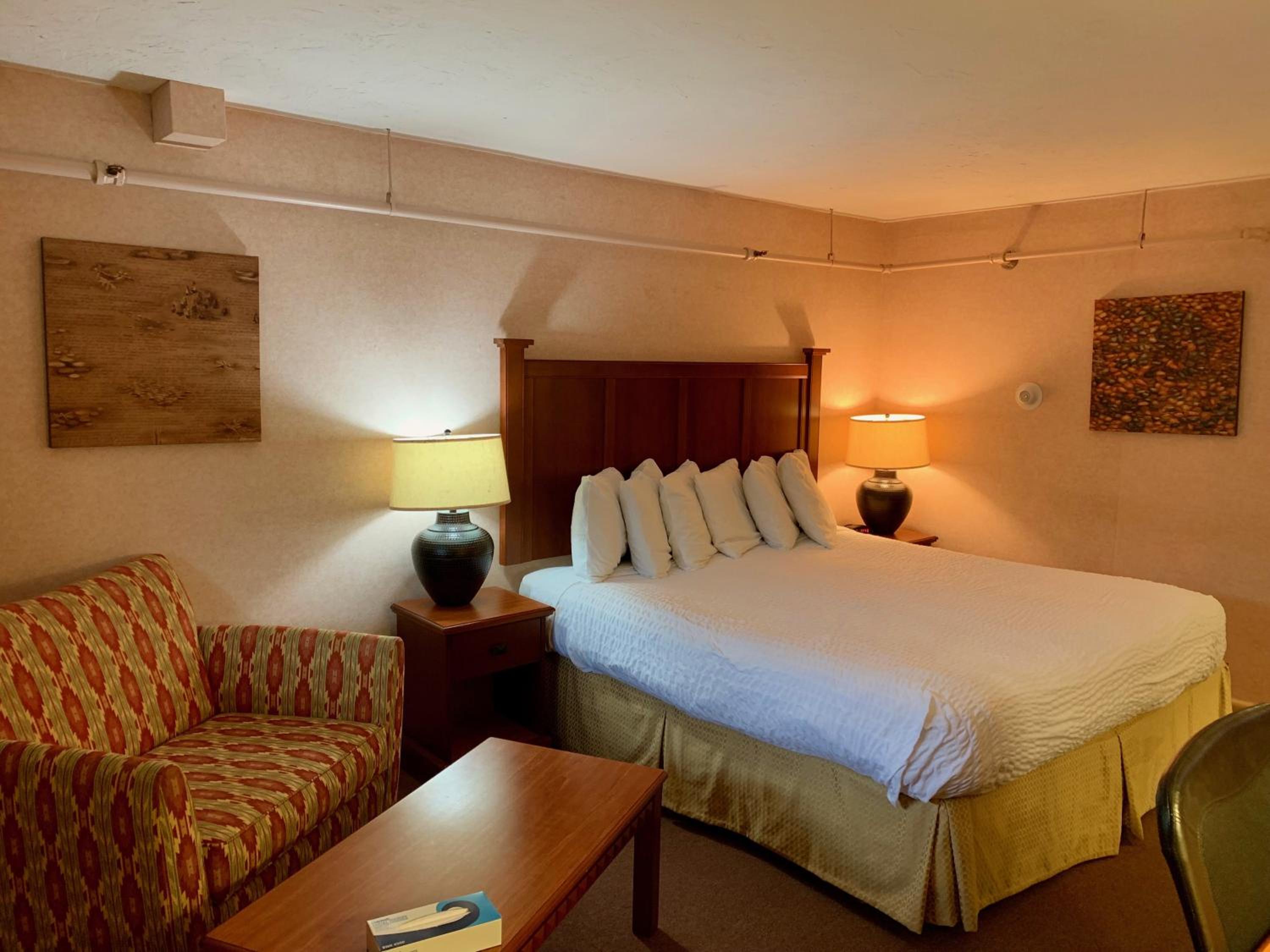 Deluxe Double Room with Balcony - Photo 2