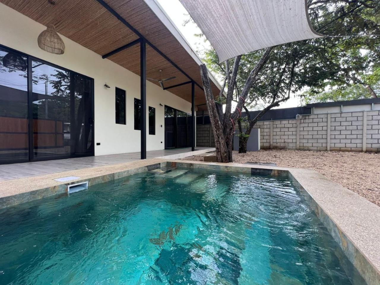 One-Bedroom House photo 1