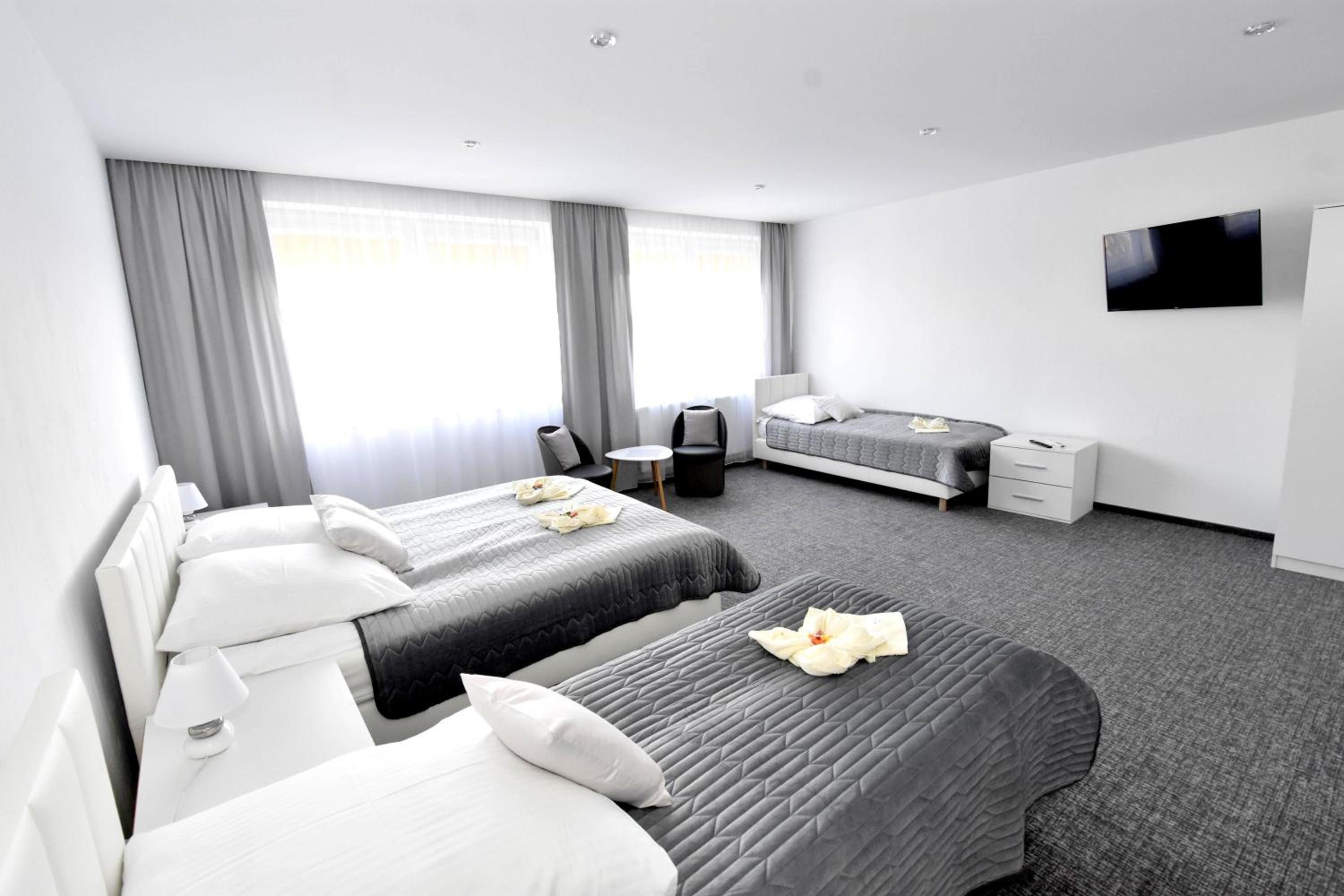 Deluxe Quadruple Room
