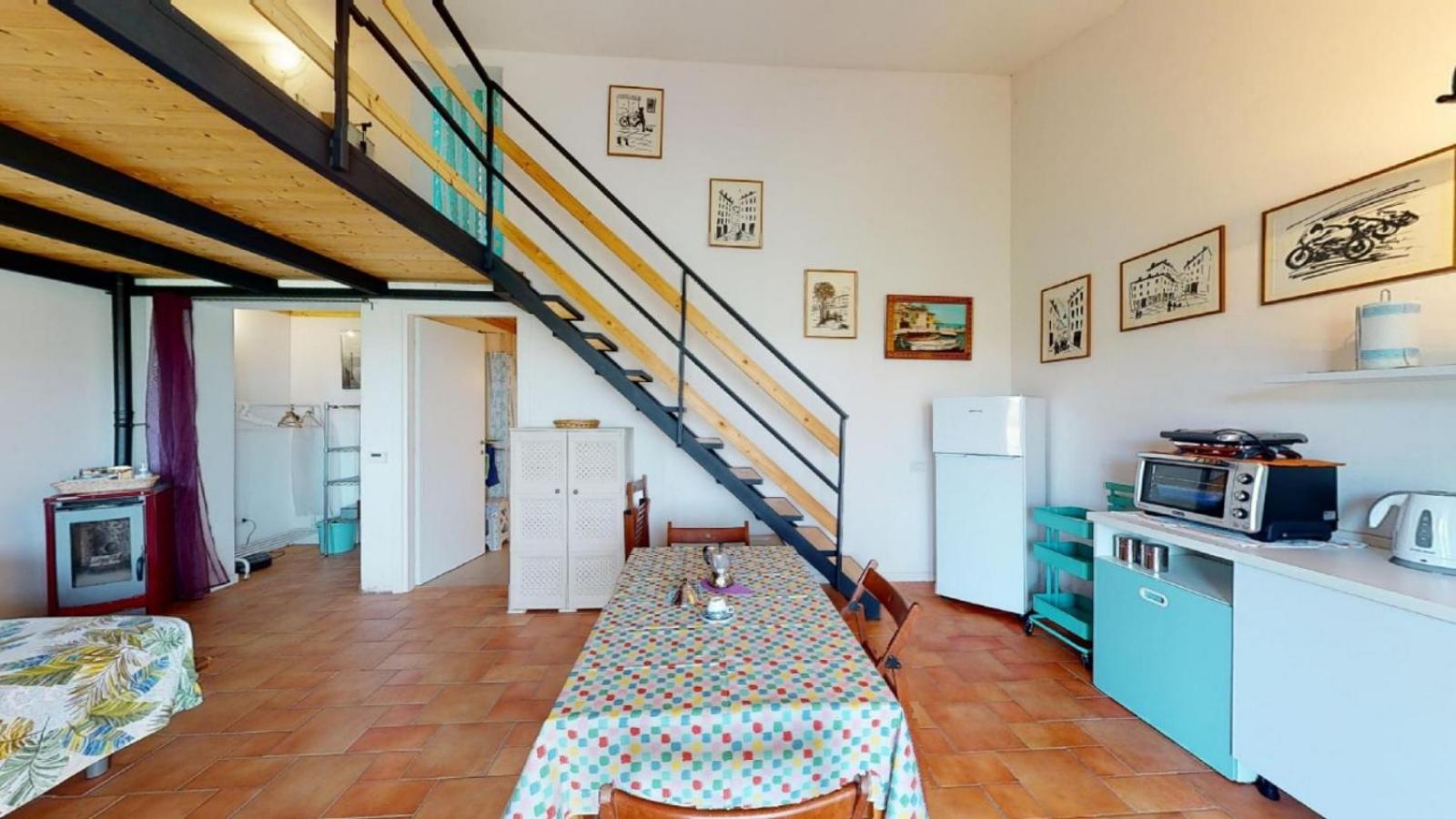 Apartment - Split Level photo 2