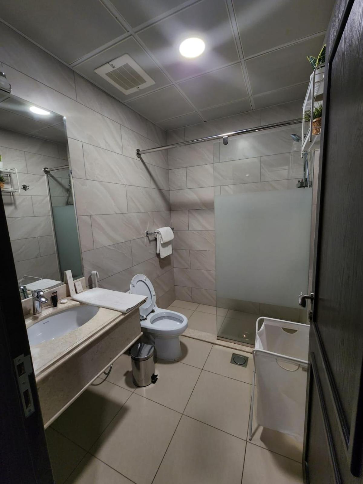 Deluxe King Room - Photo 3