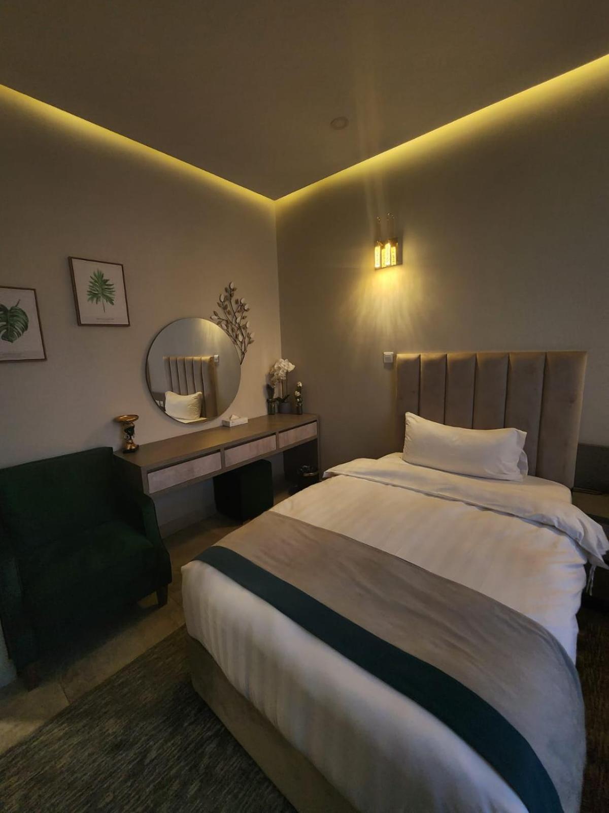 Three-Bedroom Apartment - Photo 9