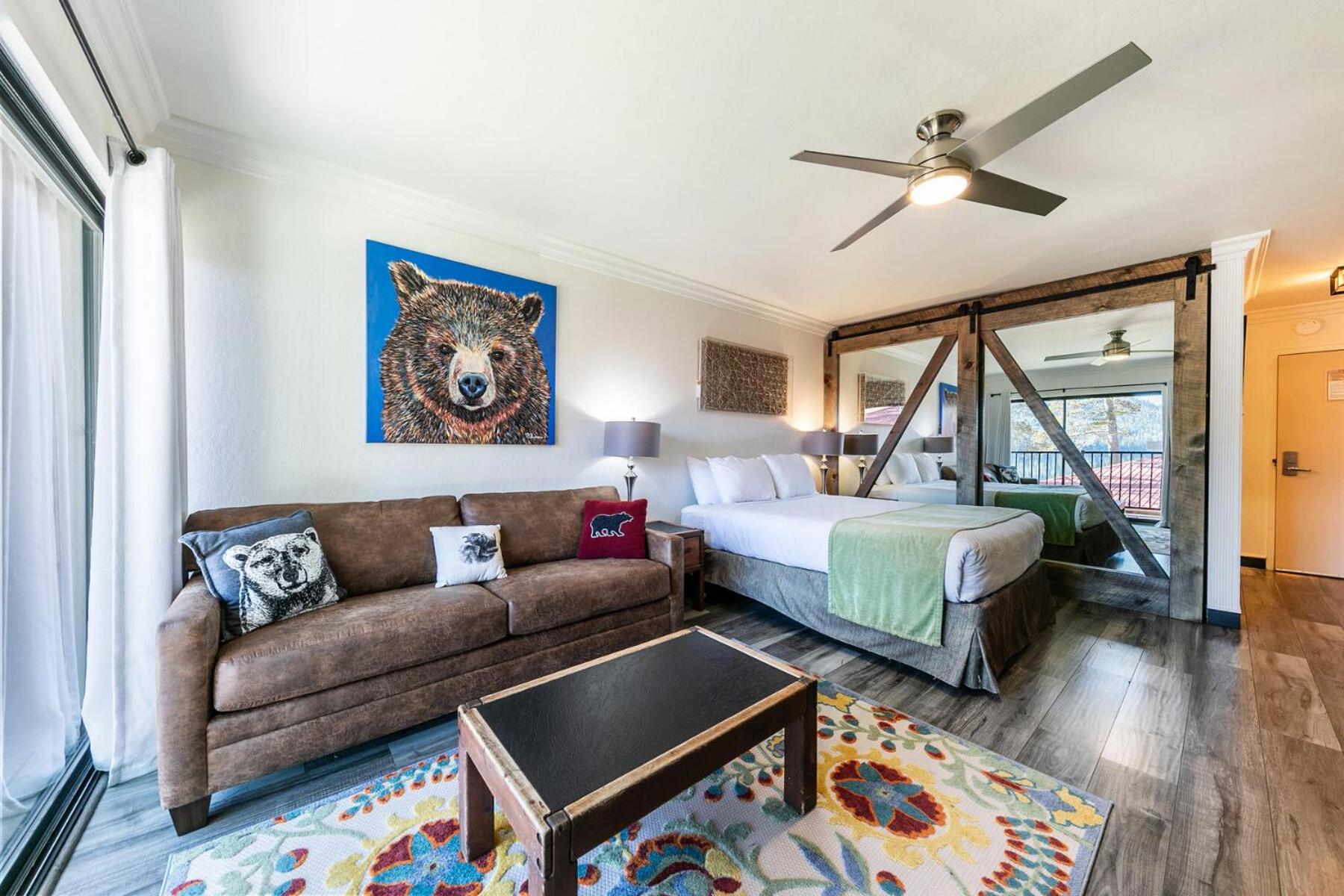 Apartment photo 1