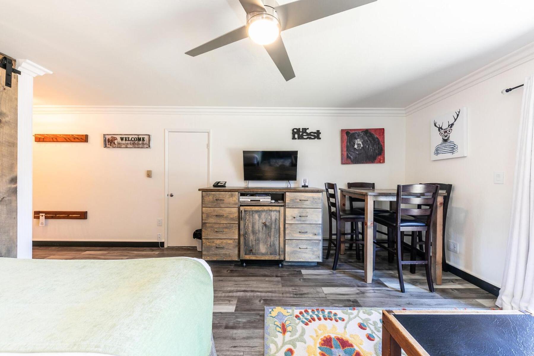 Apartment photo 2