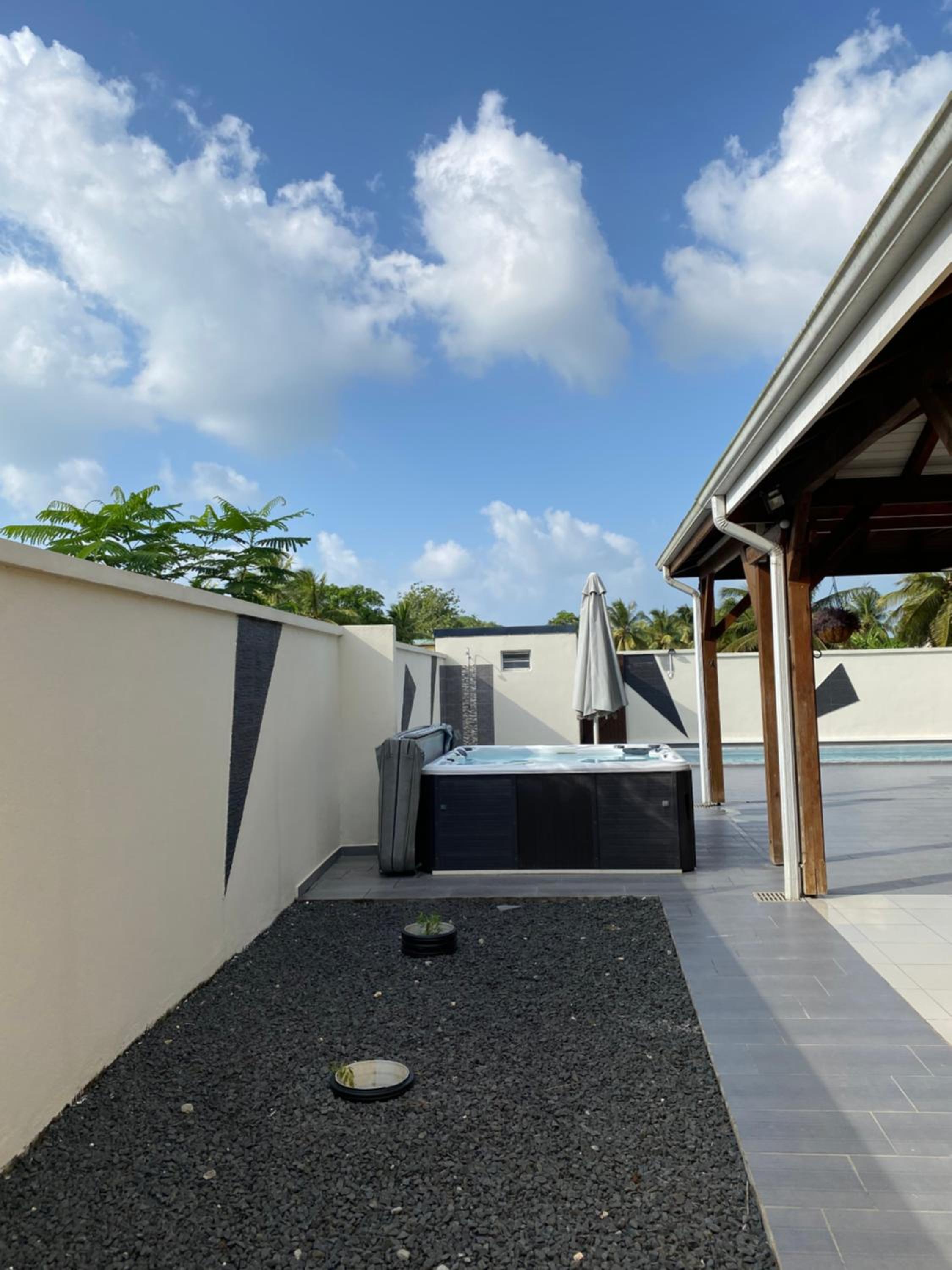 Three-Bedroom Villa photo 1