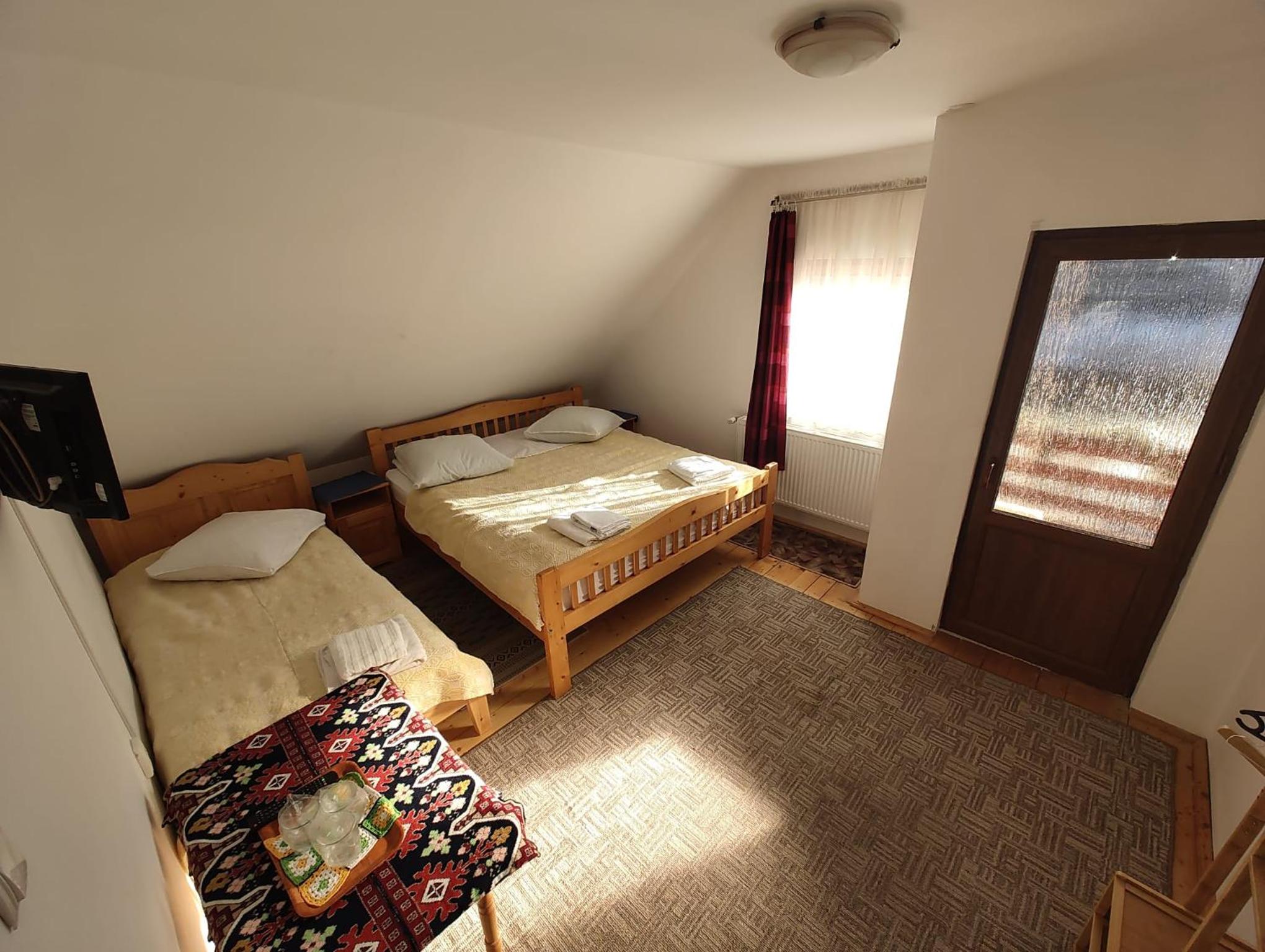 Triple Room with Shared Bathroom photo 3