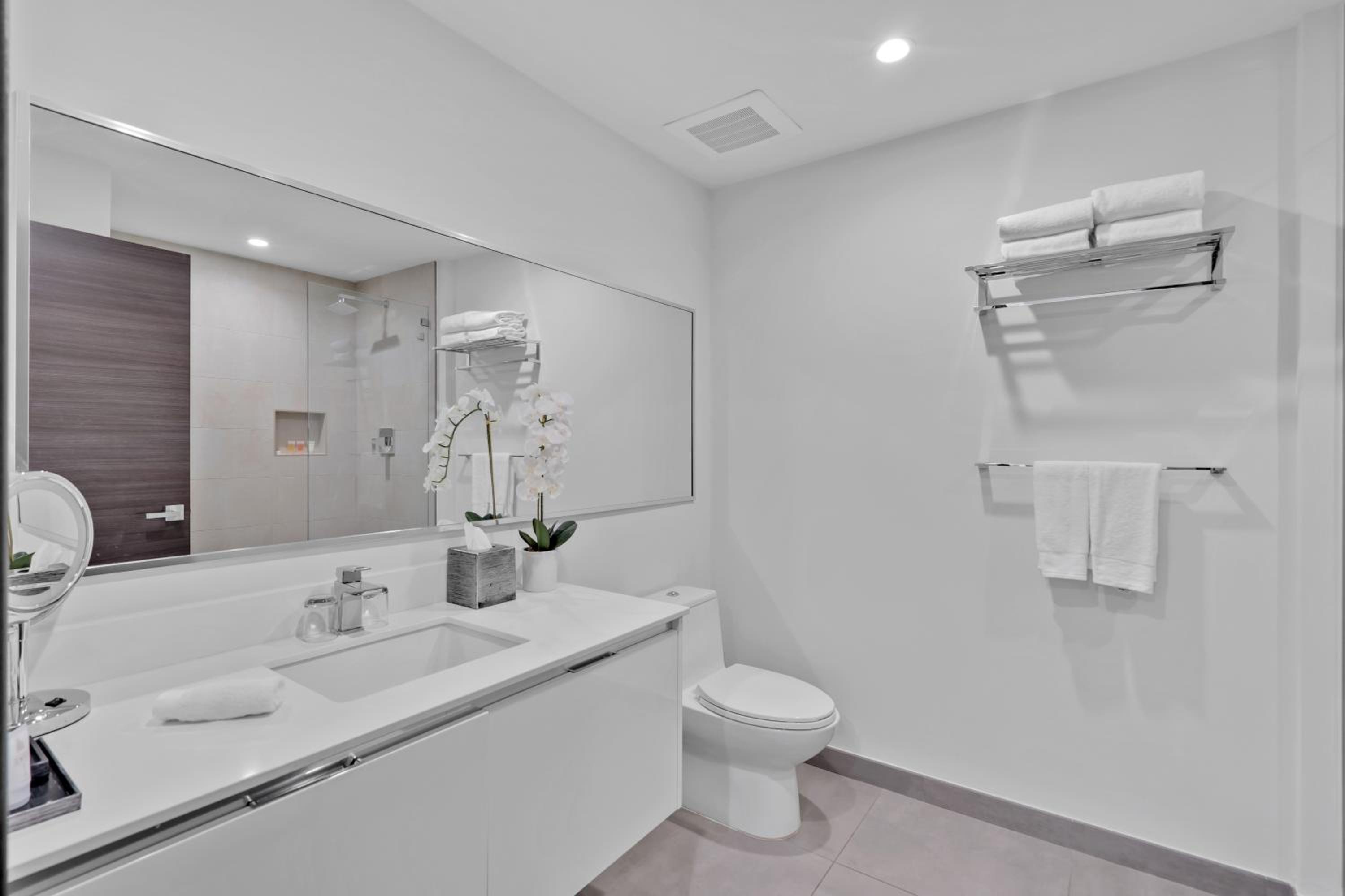 Two-Bedroom Suite photo 2
