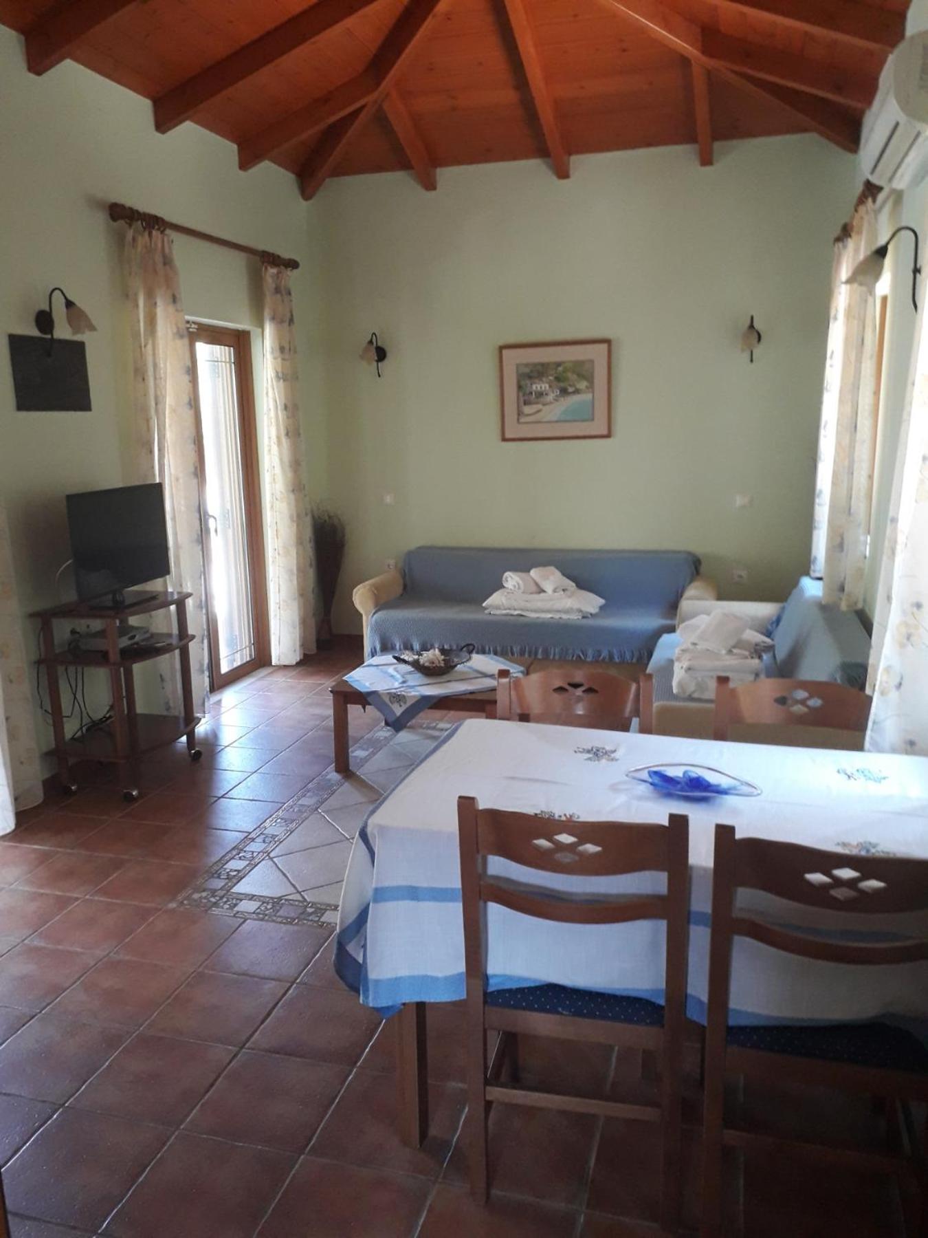 One-Bedroom Apartment - Photo 1