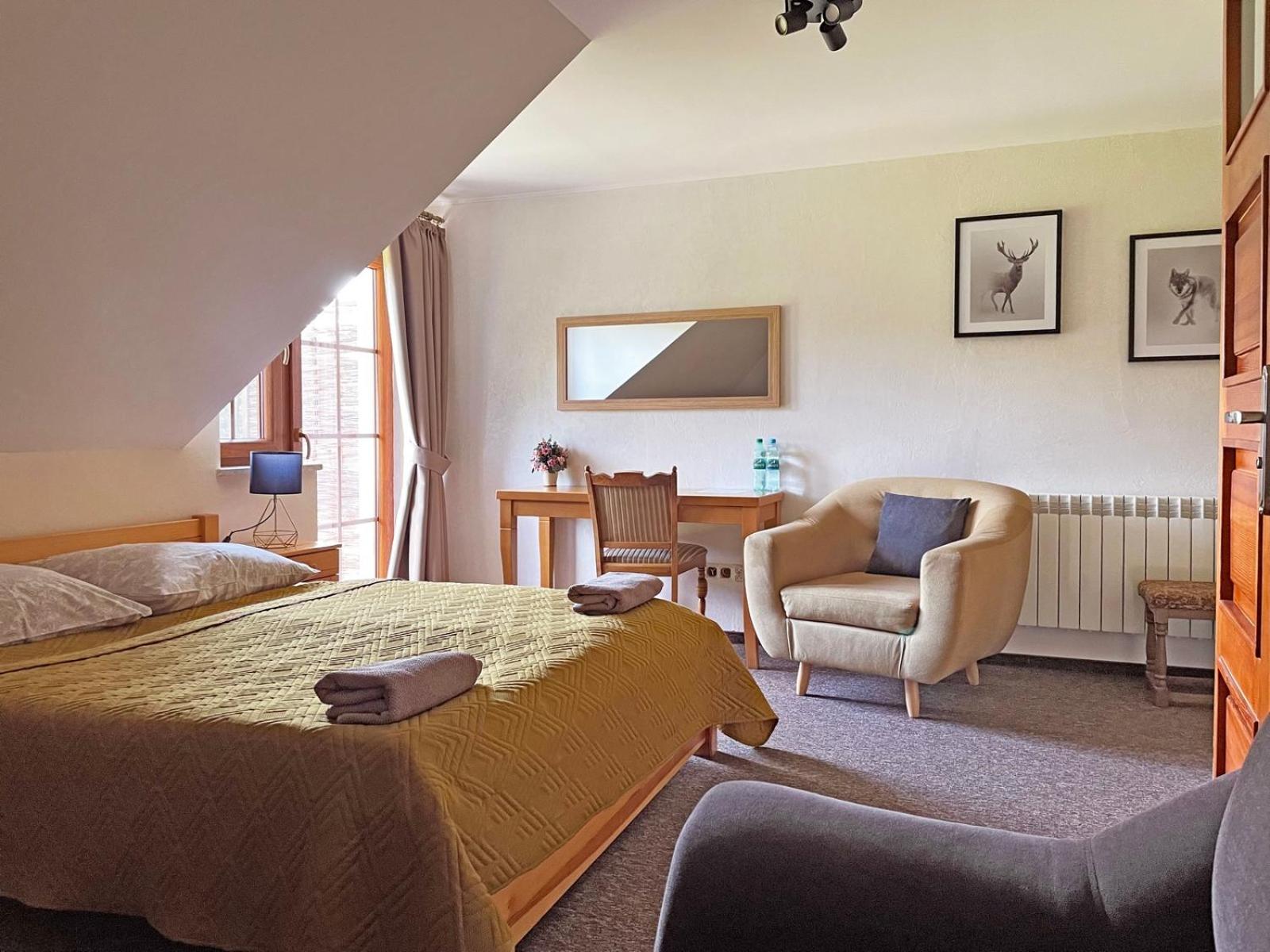 Double Room with Balcony - Photo 3