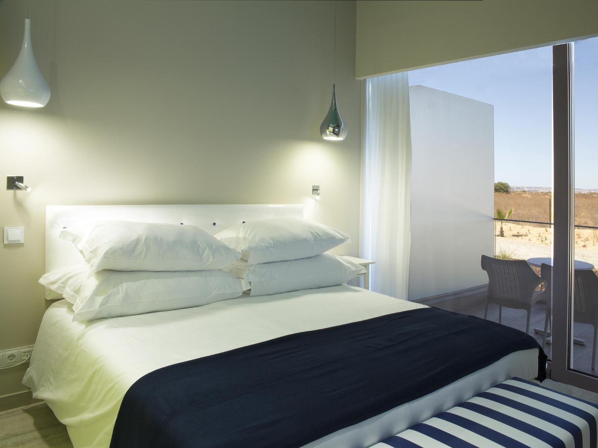 Suite (2 Adults + 1 Child)