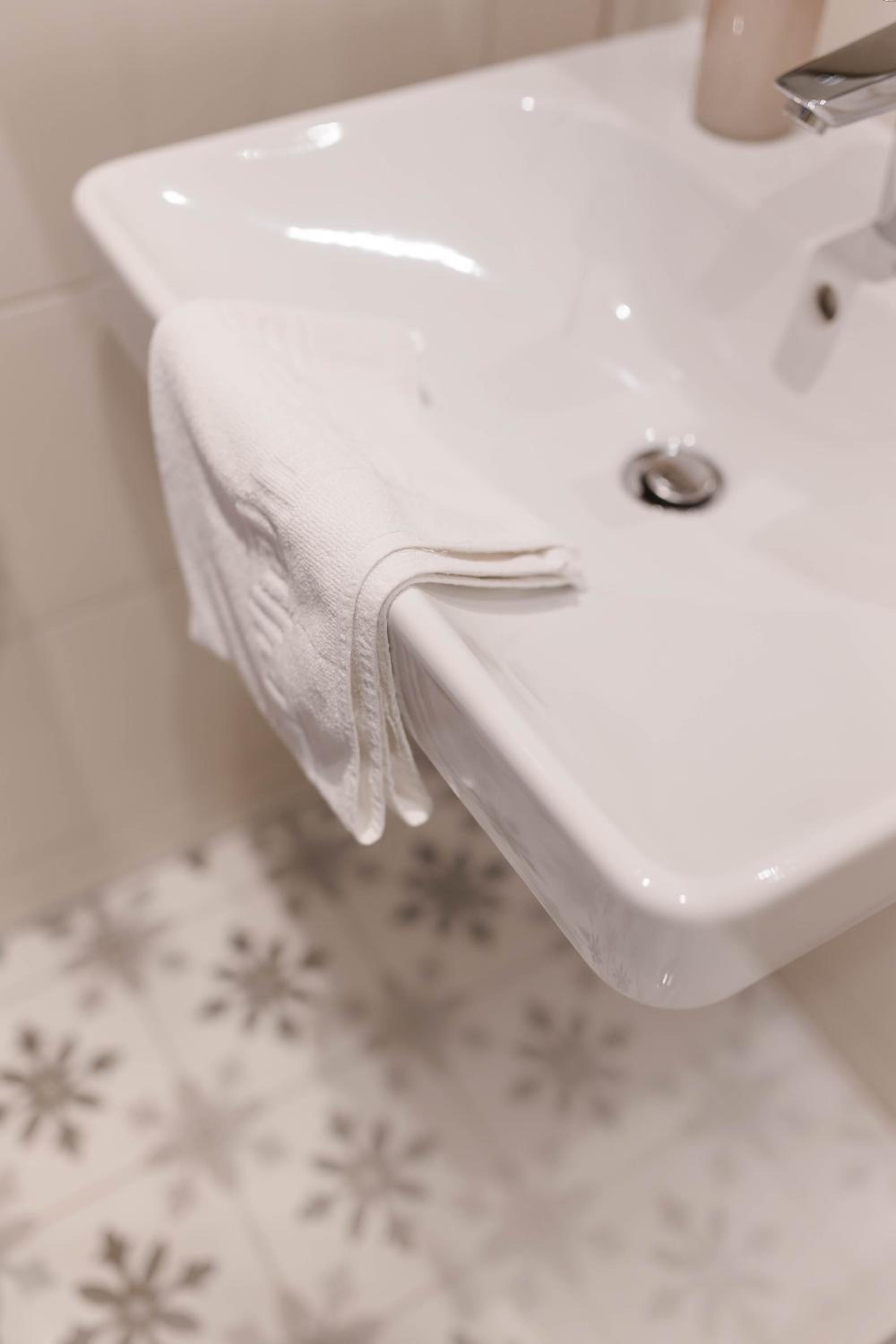 Single Room with Bathroom photo 3