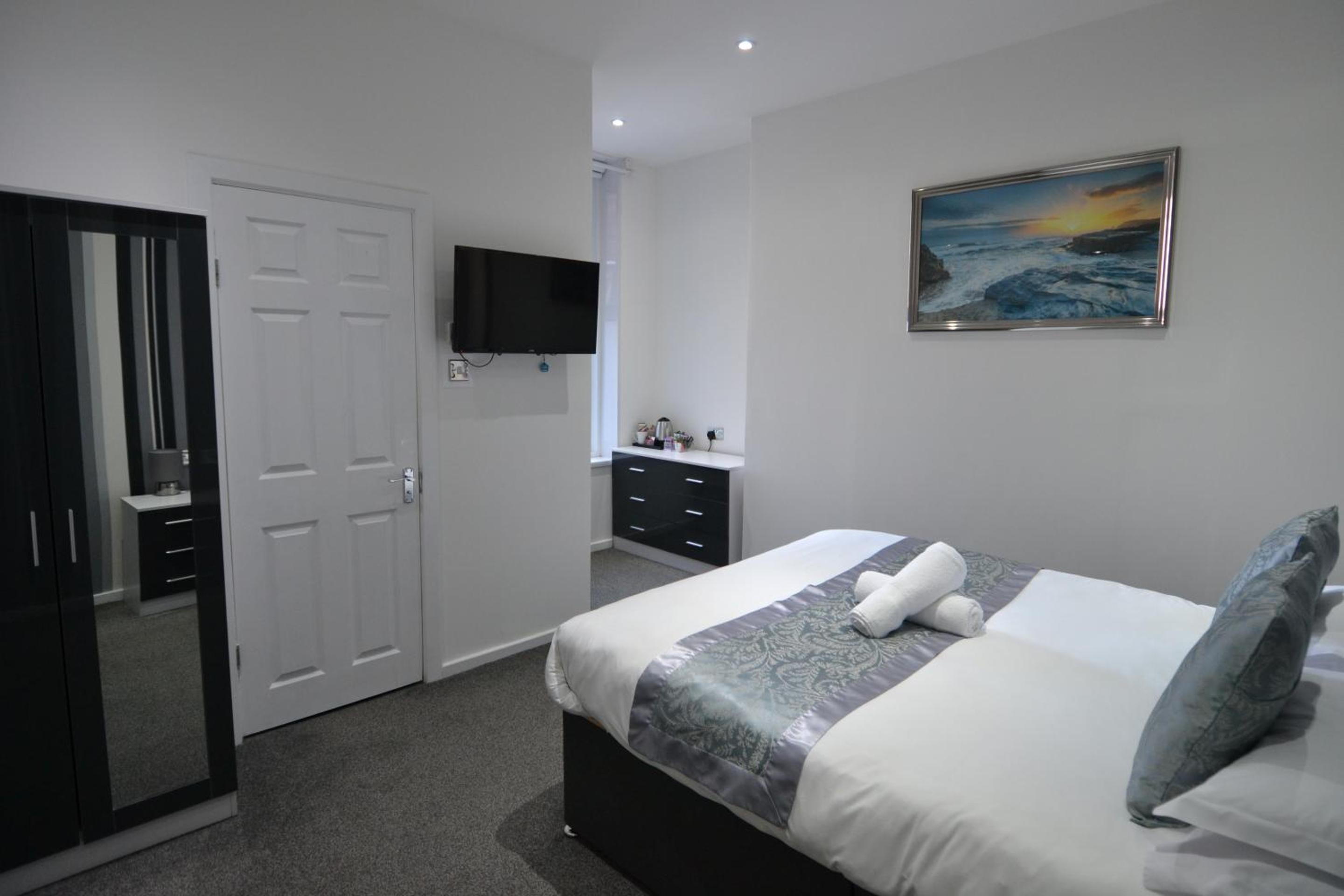 Deluxe Double Room with Shower