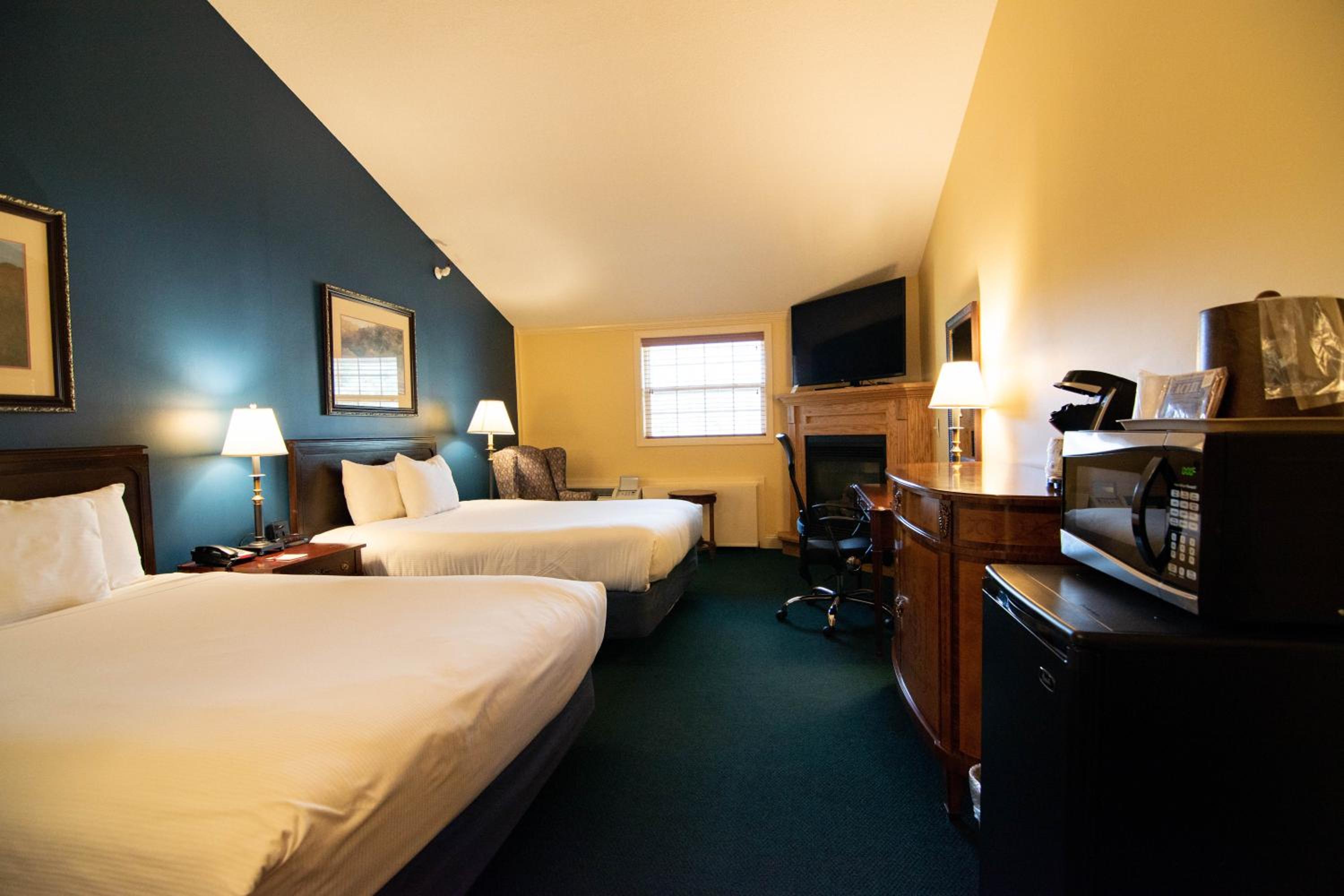 Double Queen Room photo 3