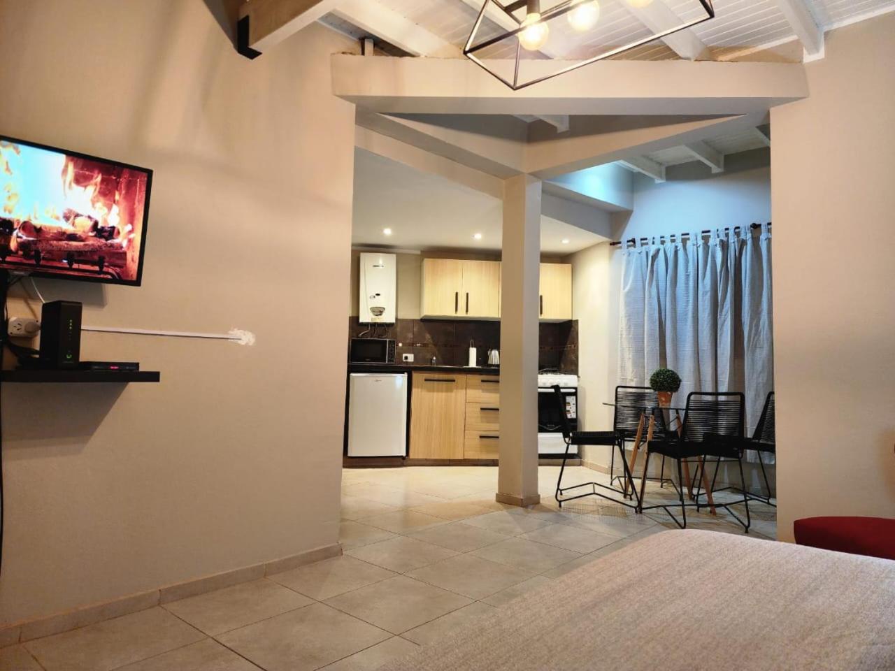 One-Bedroom Apartment photo 2