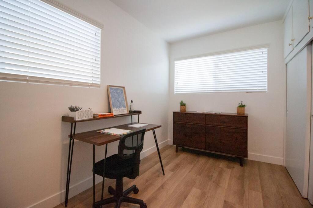 Three-Bedroom House photo 2