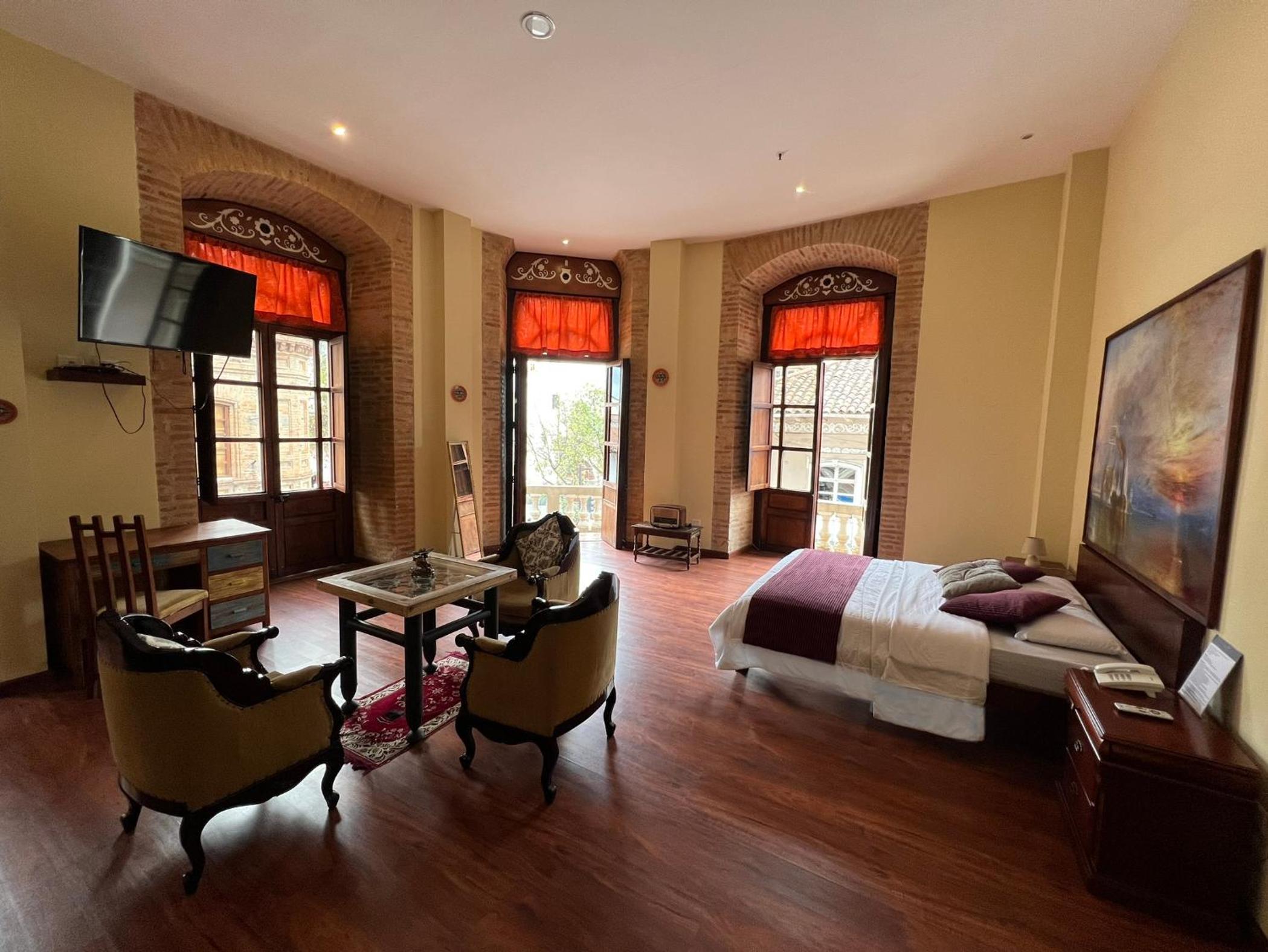 Suite with Spa Bath photo 1