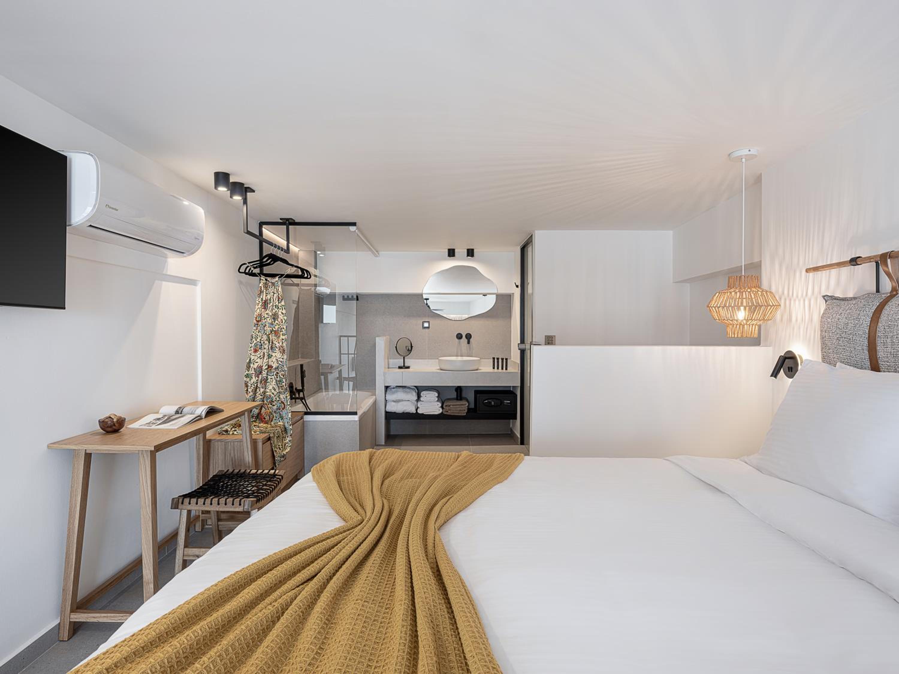 Superior Maisonette Suite with Direct Sea View - Photo 5
