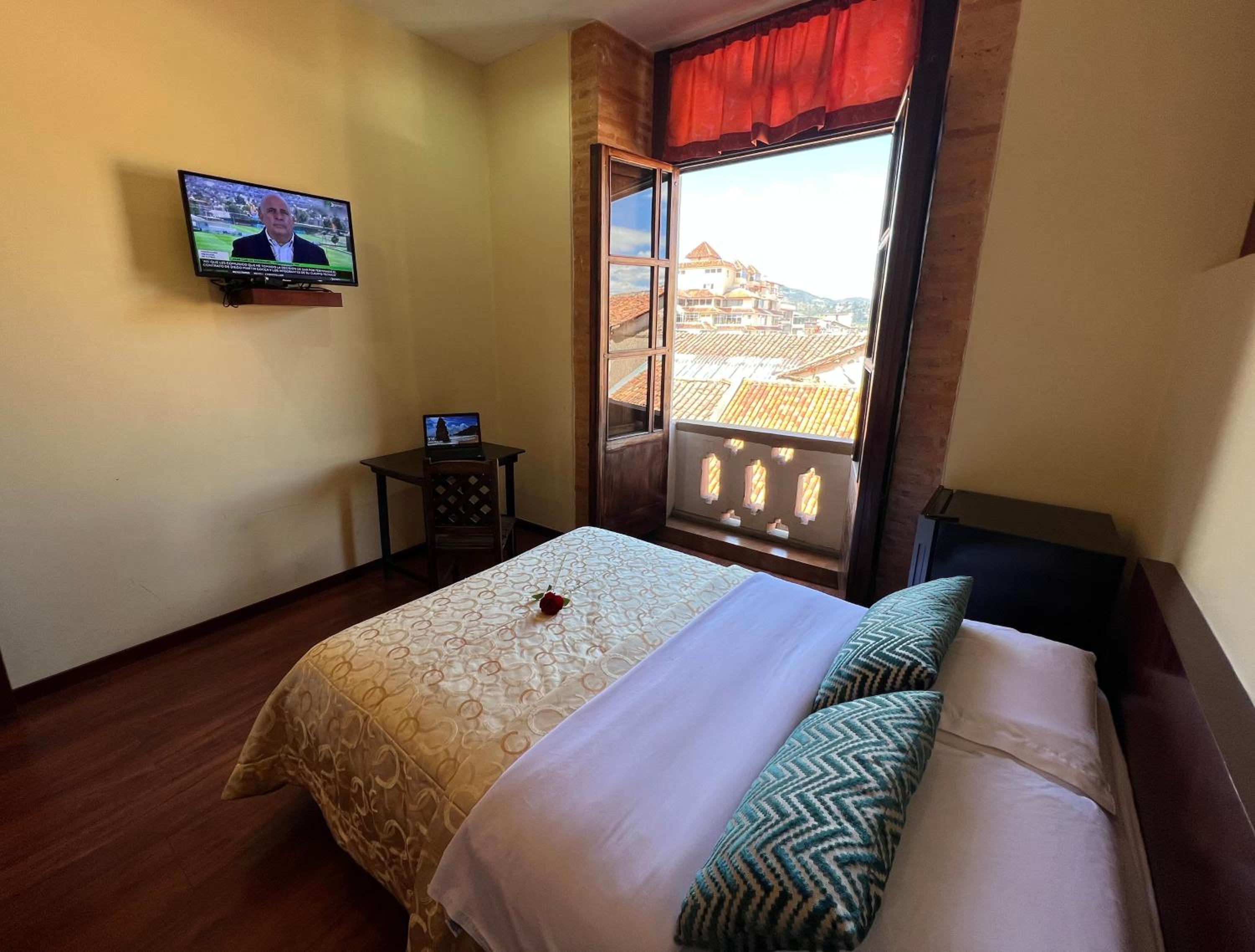Single Room with Balcony photo 3