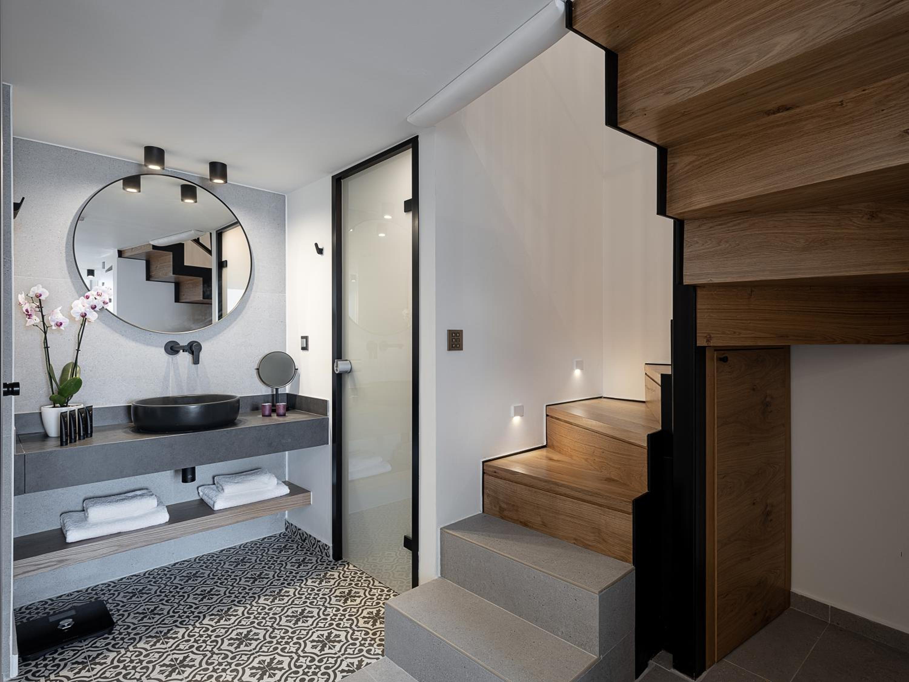Superior Maisonette Suite with Direct Sea View - Photo 14