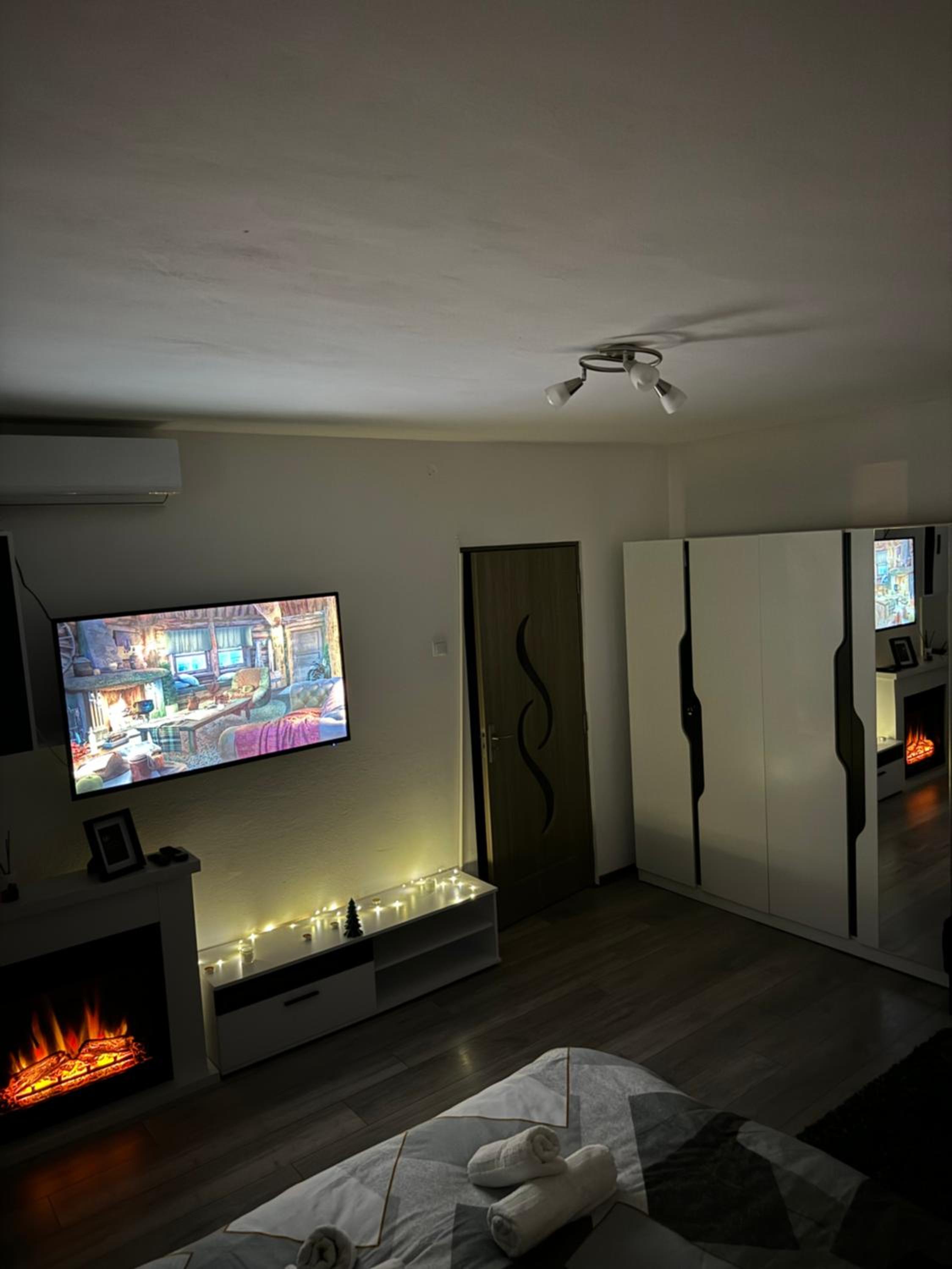 Apartment with Terrace - Photo 15