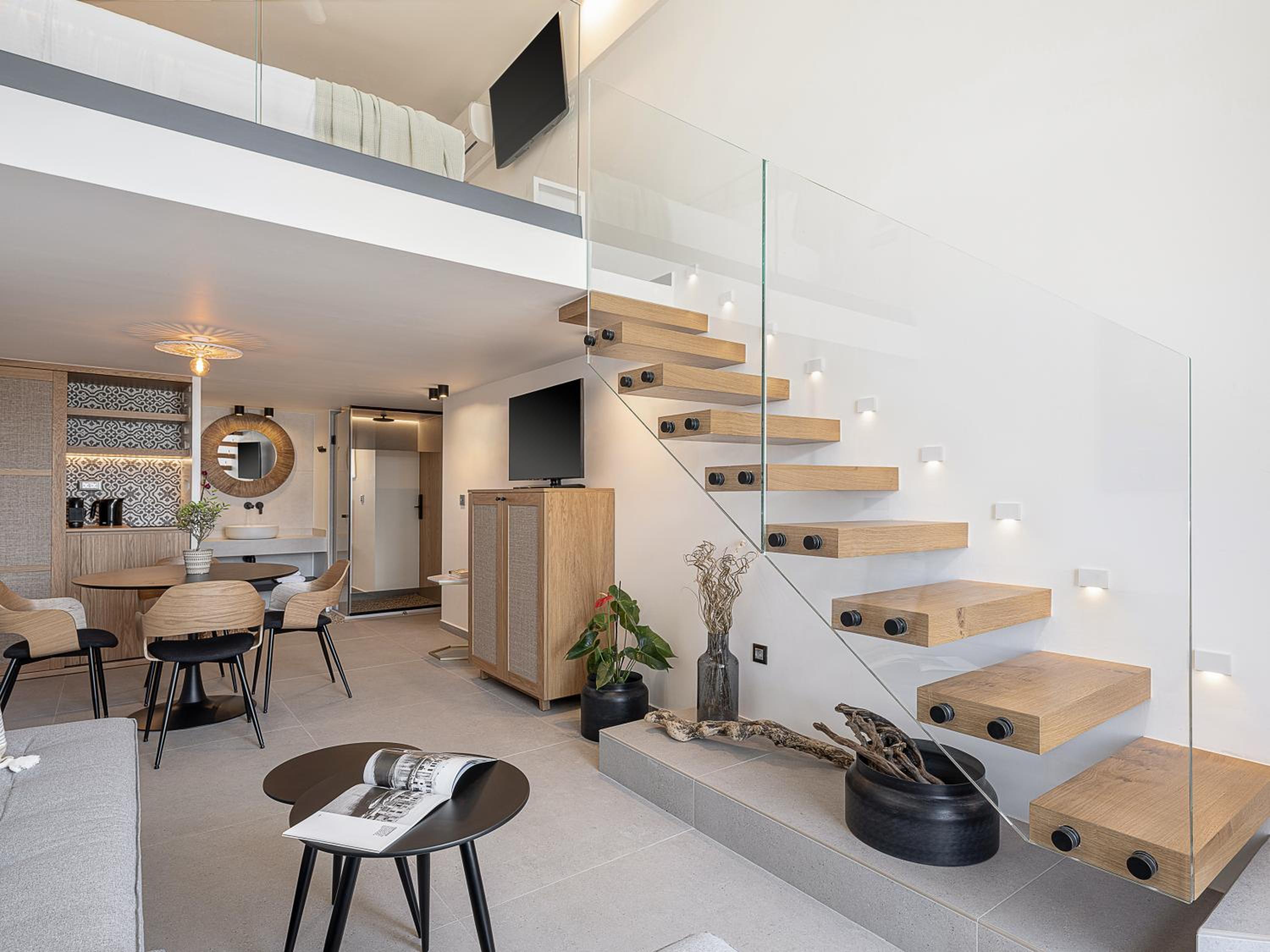 Superior Maisonette Suite with Direct Sea View - Photo 10