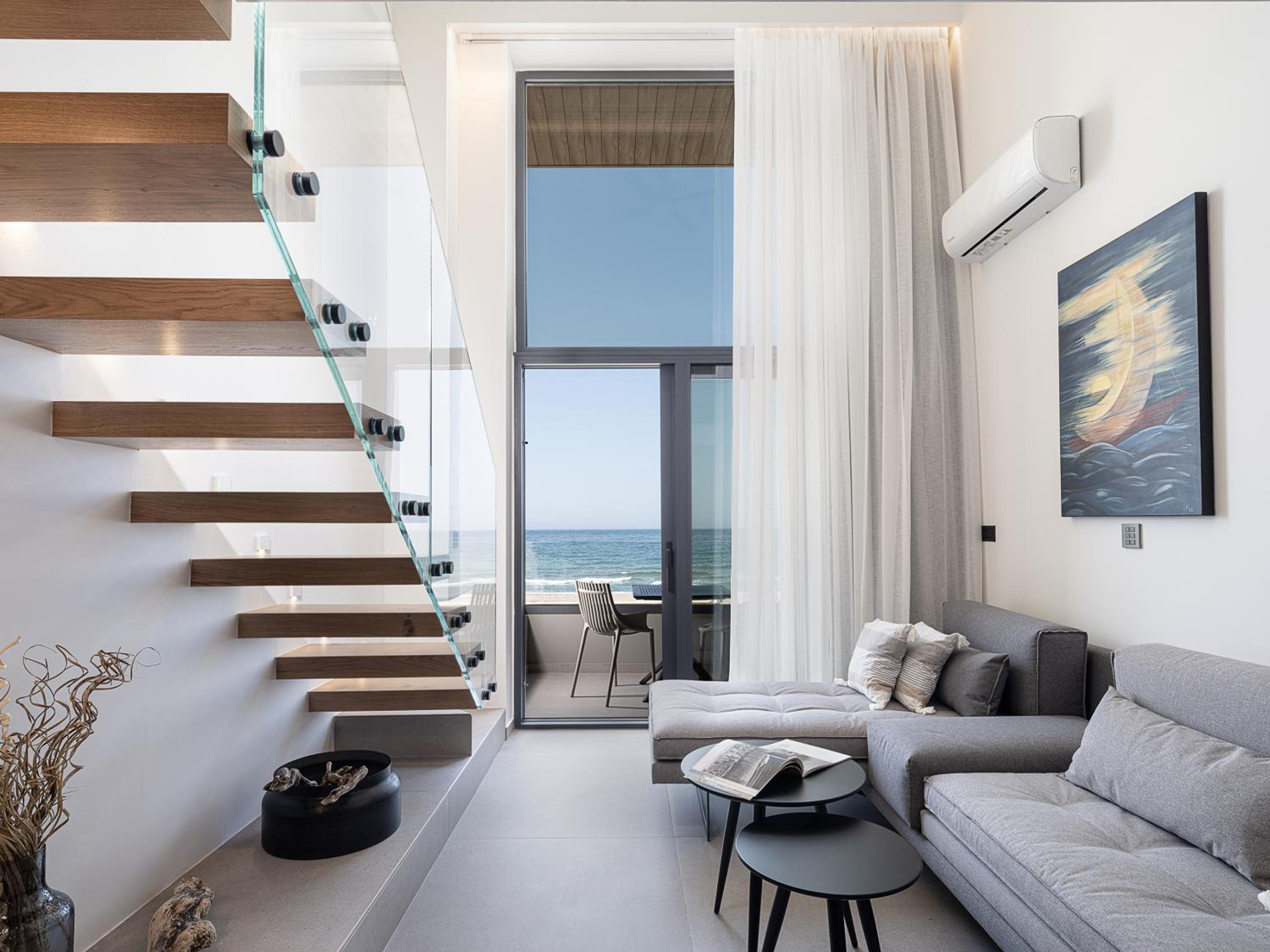 Superior Maisonette Suite with Direct Sea View - Photo 11