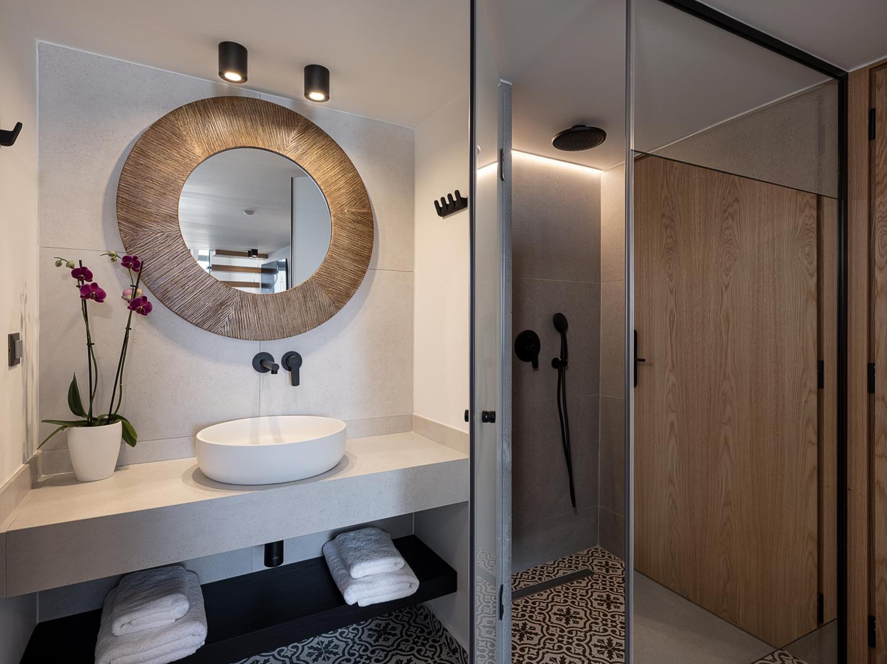 Superior Maisonette Suite with Direct Sea View - Photo 8