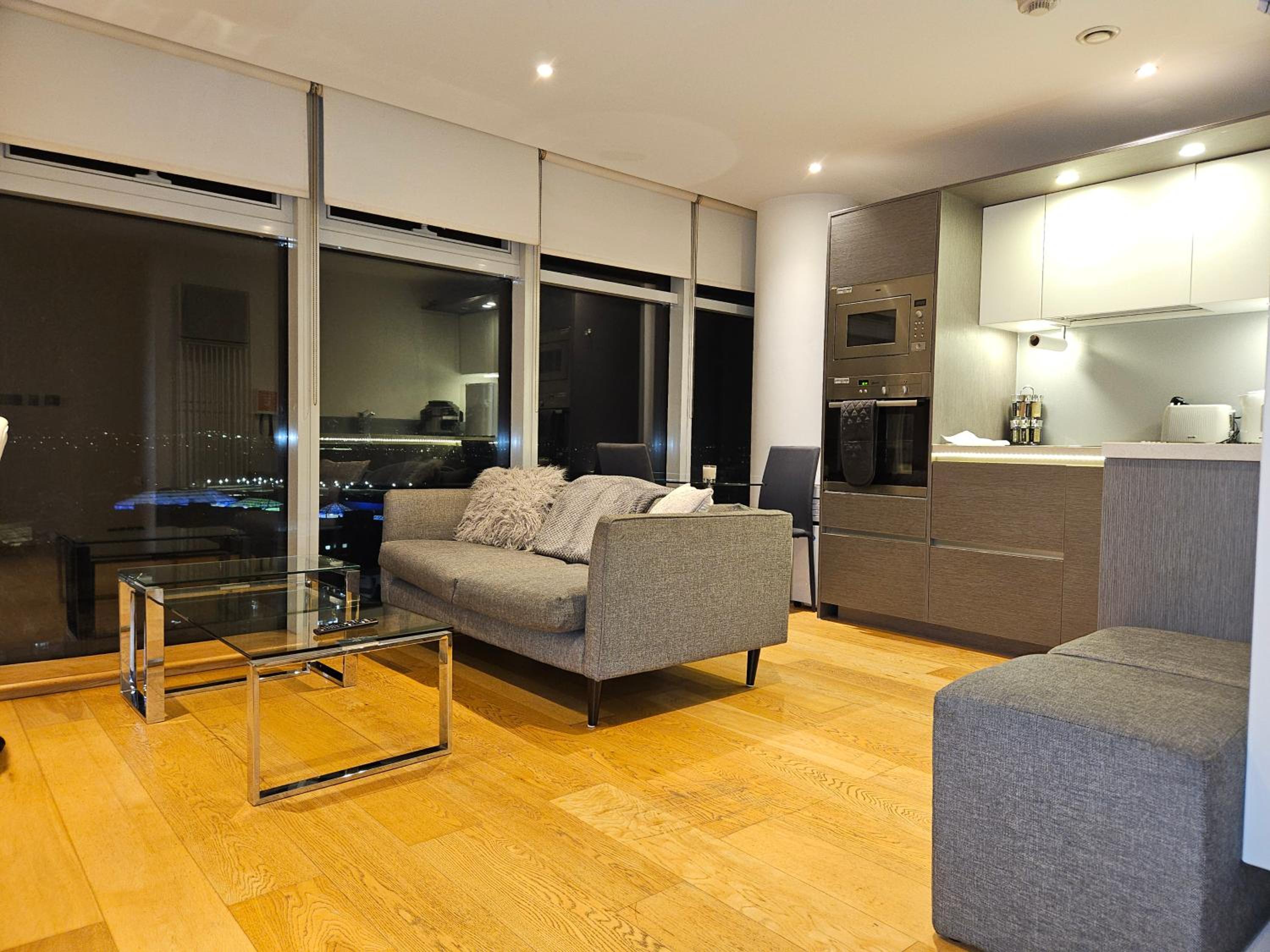 One-Bedroom Apartment photo 1