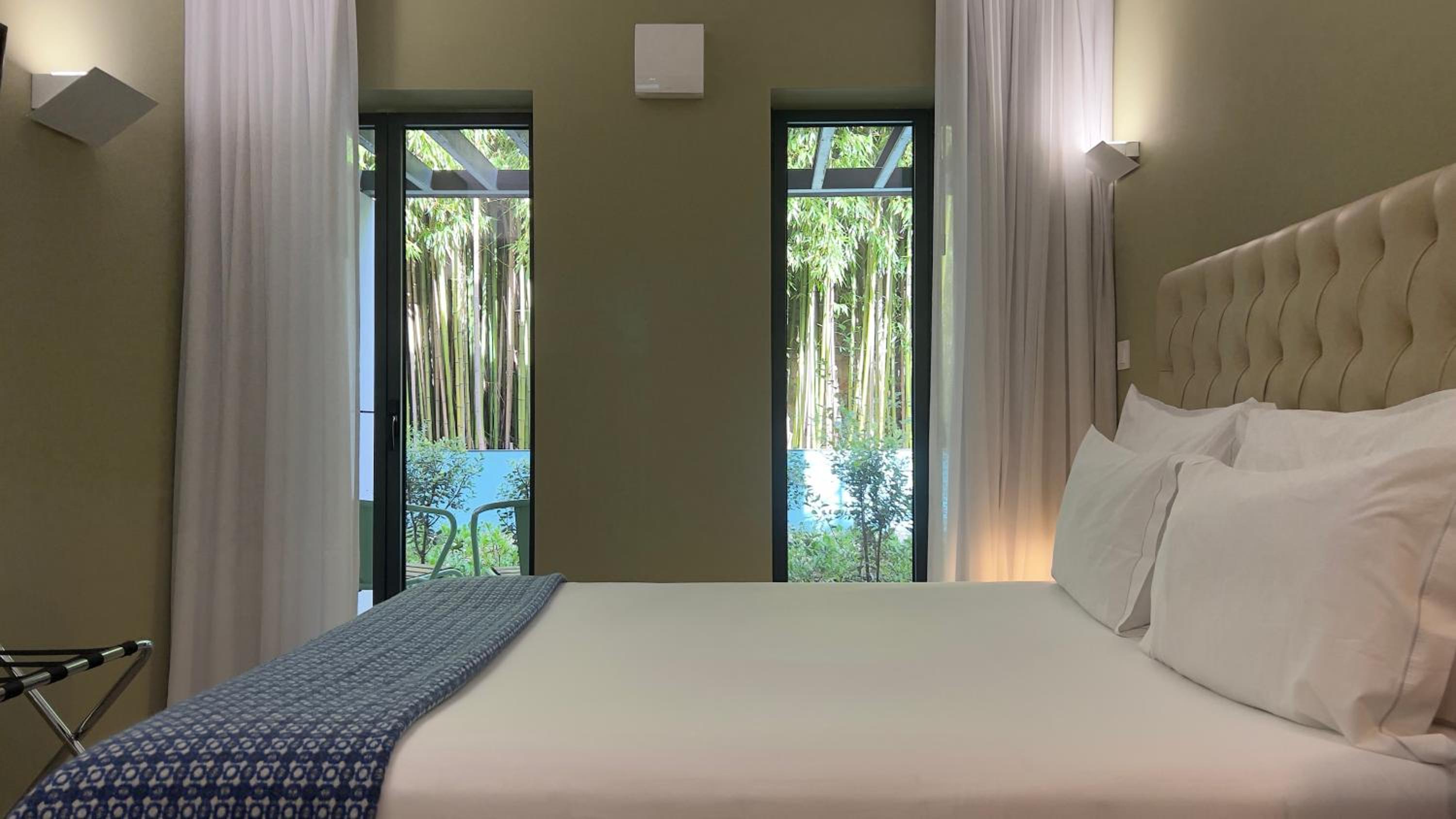 Double Room with Garden View - Photo 12