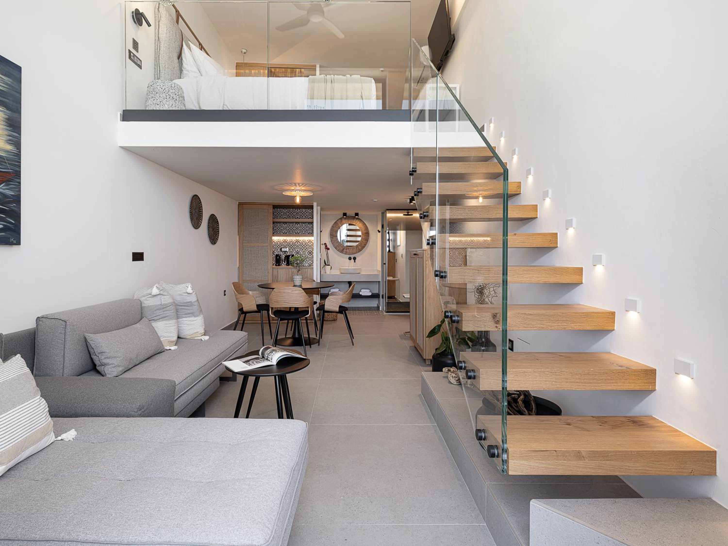 Superior Maisonette Suite with Direct Sea View - Photo 7