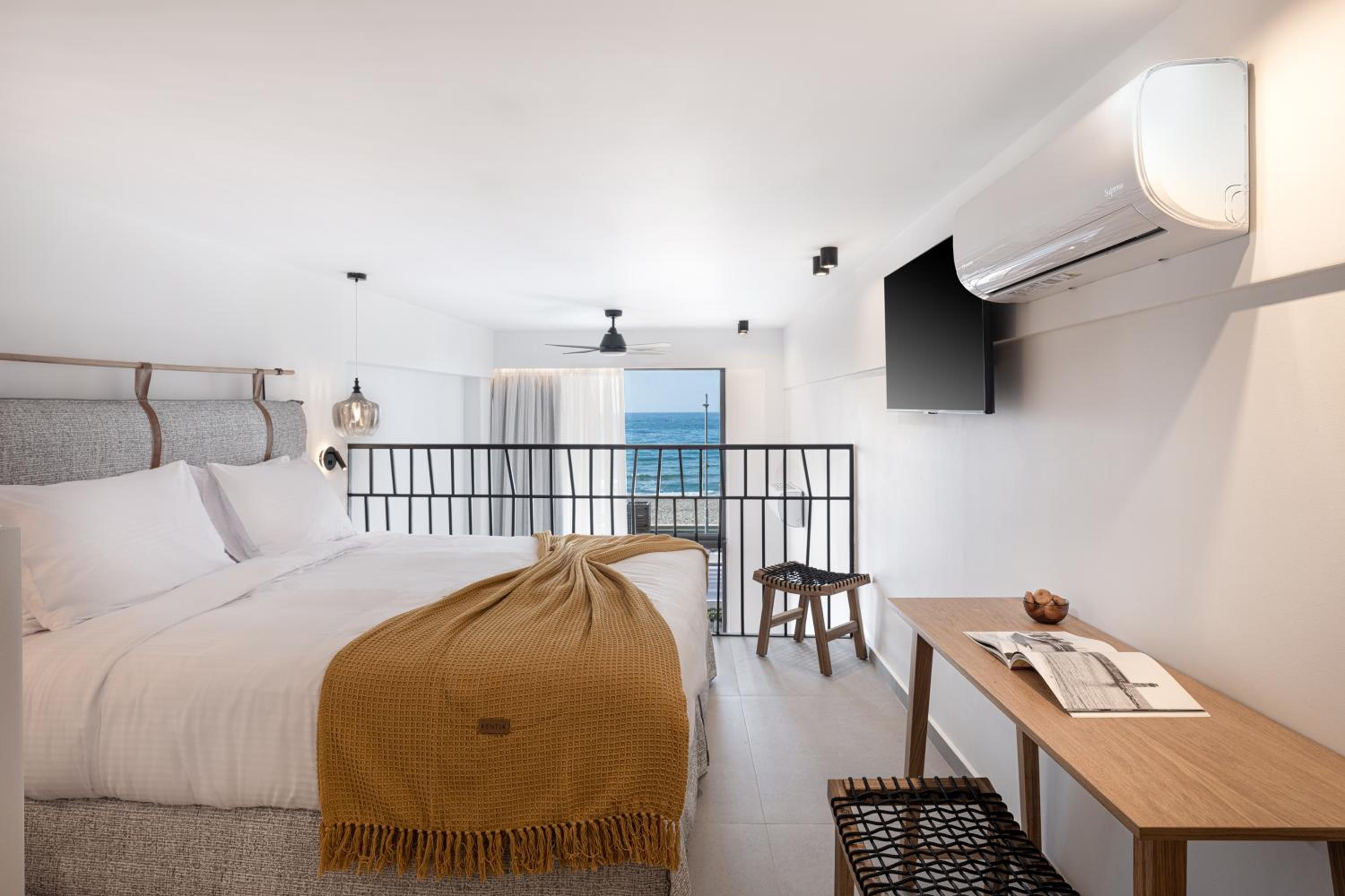 Superior Maisonette Suite with Direct Sea View - Photo 6