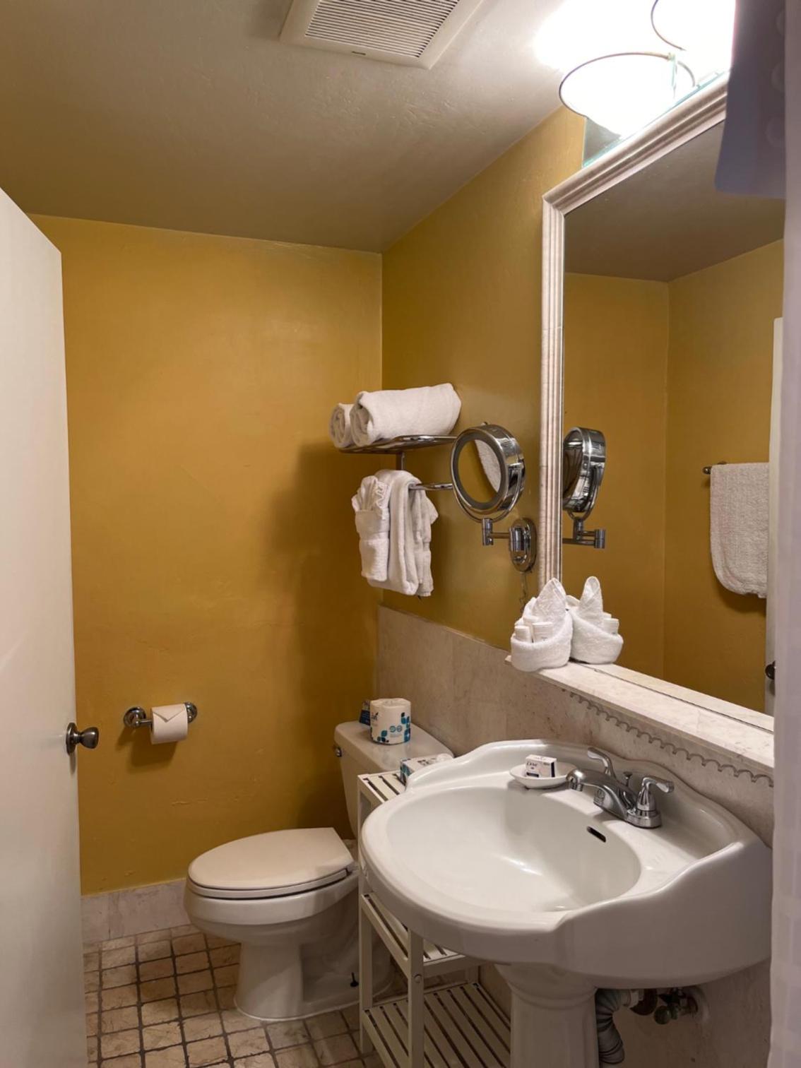 Deluxe Double Room - Photo 8