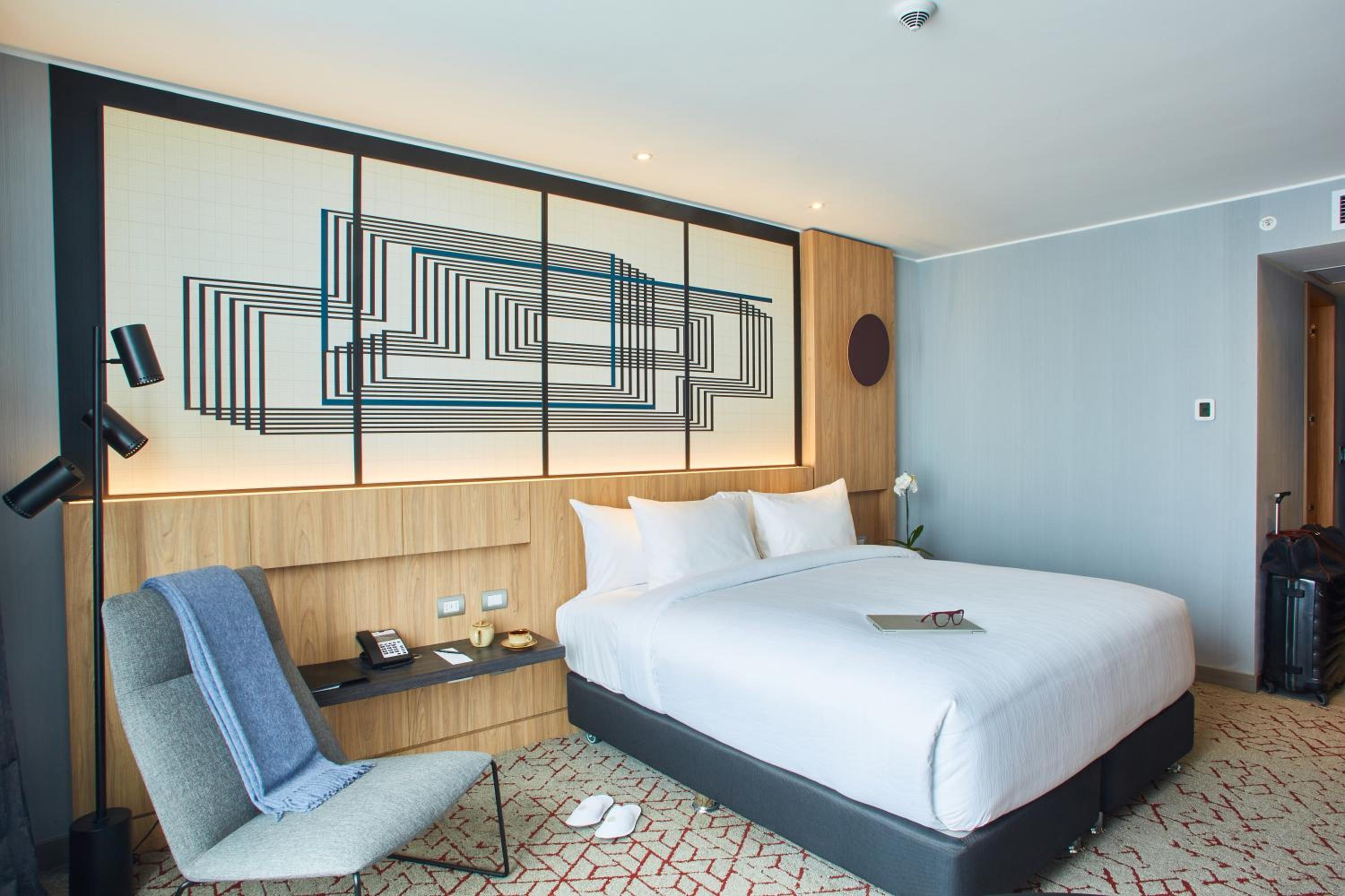 Deluxe King Room - Photo 1