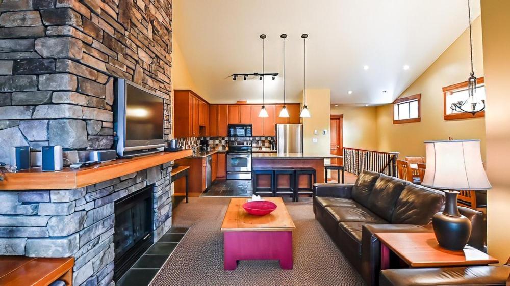 Three-Bedroom Chalet photo 1