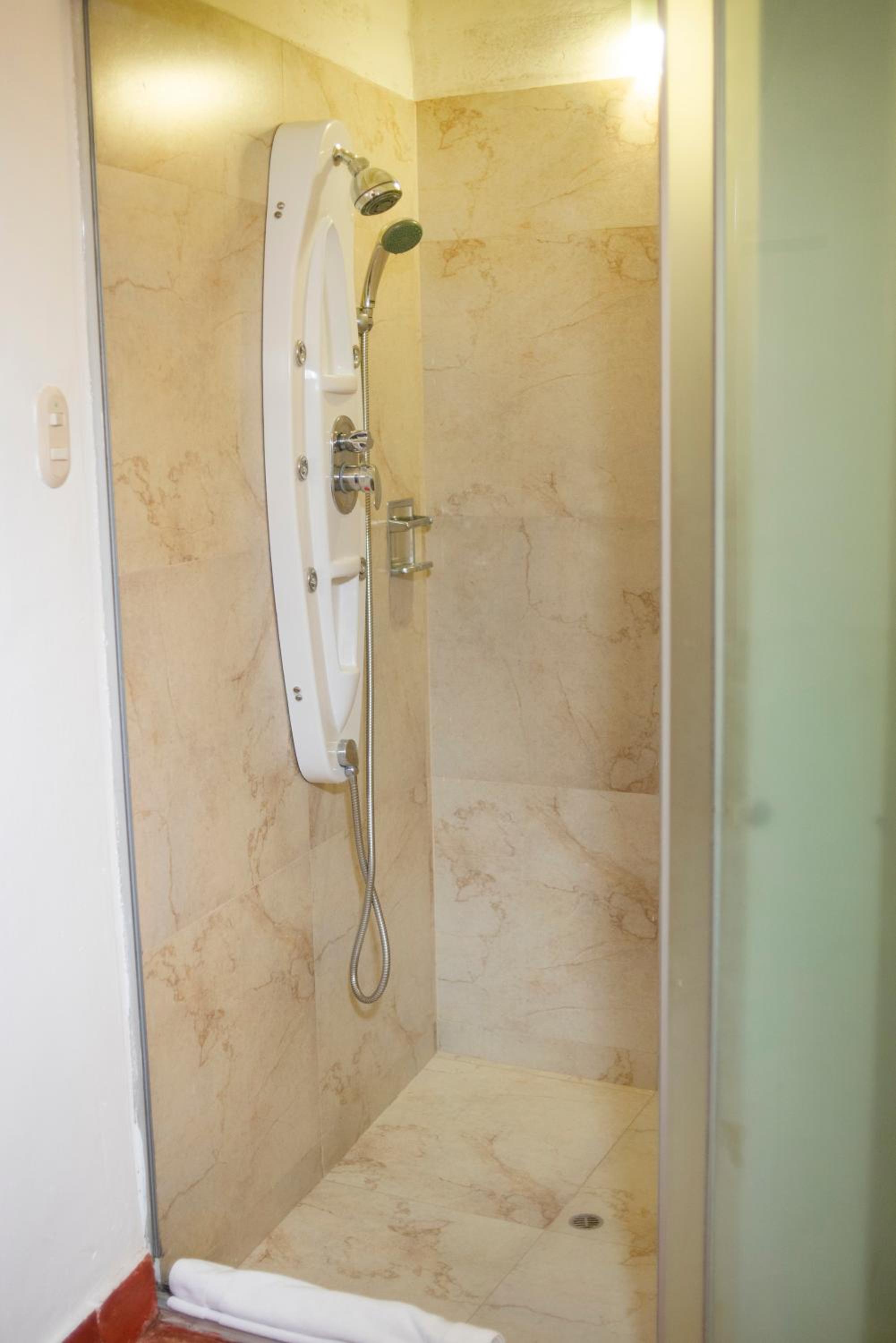 Classic Suite - Photo 21