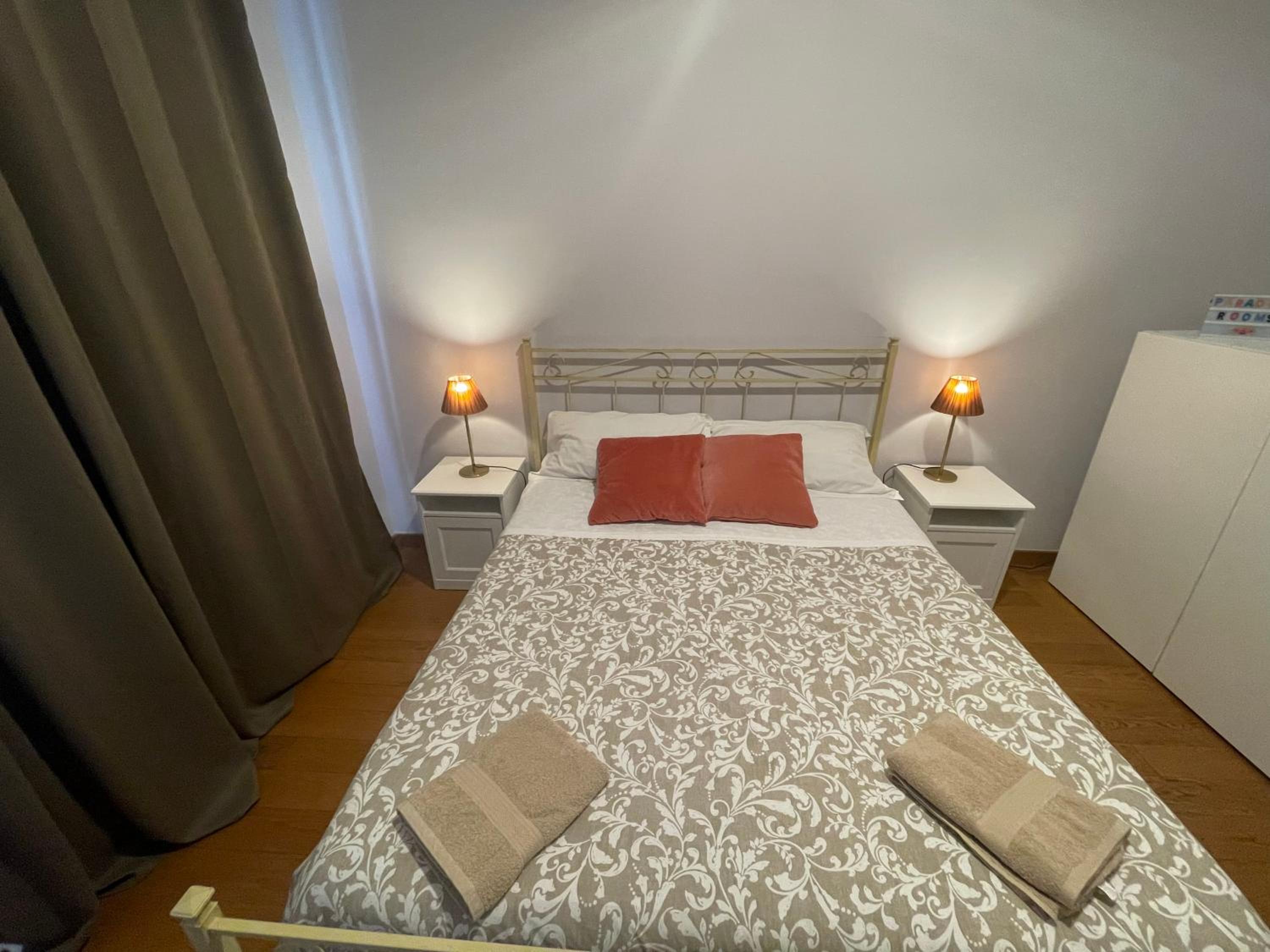 Double Room with Shared Bathroom photo 2