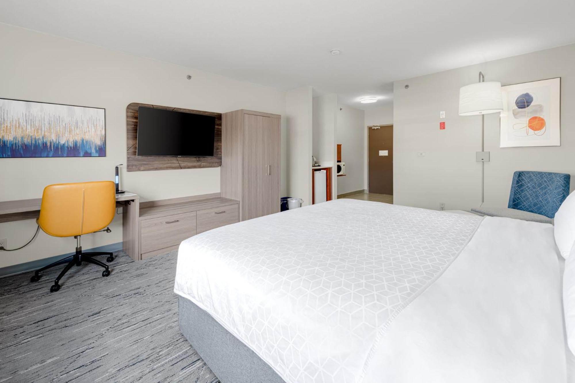 Standard King Room - Photo 3